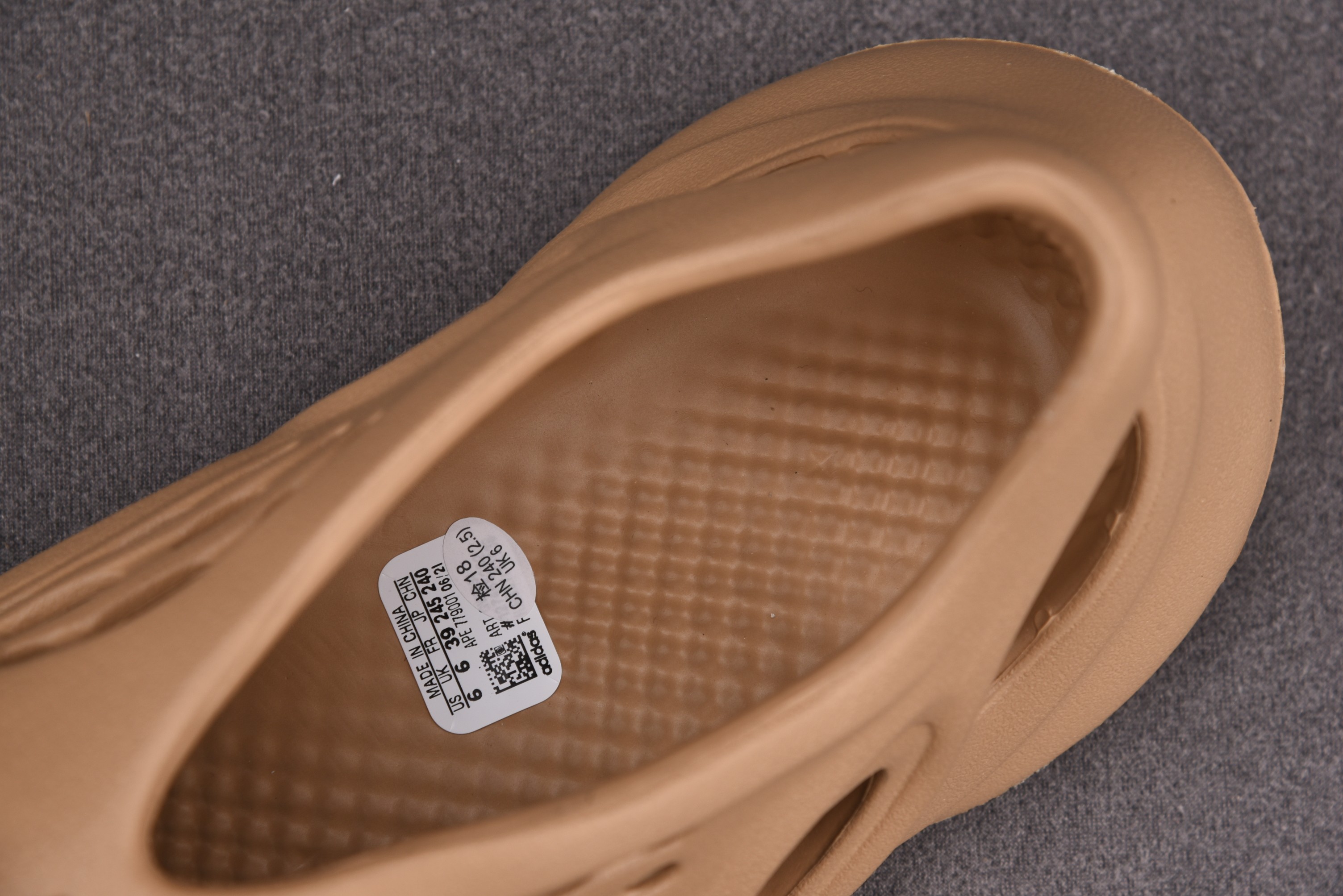 adidas Yeezy Foam RNNR Ochre (One Size Smaller!!)