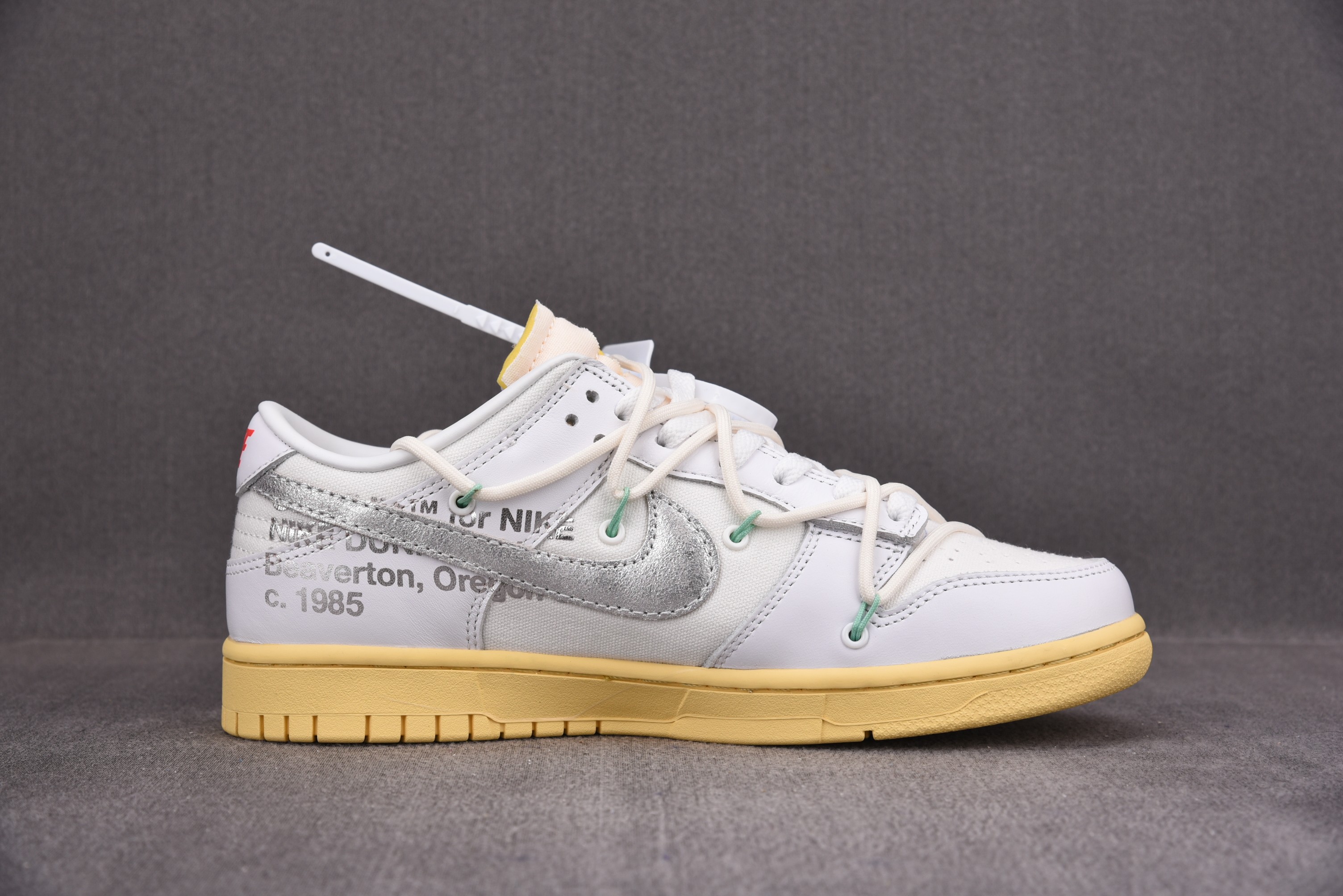 Nike Dunk Low   Lot 1