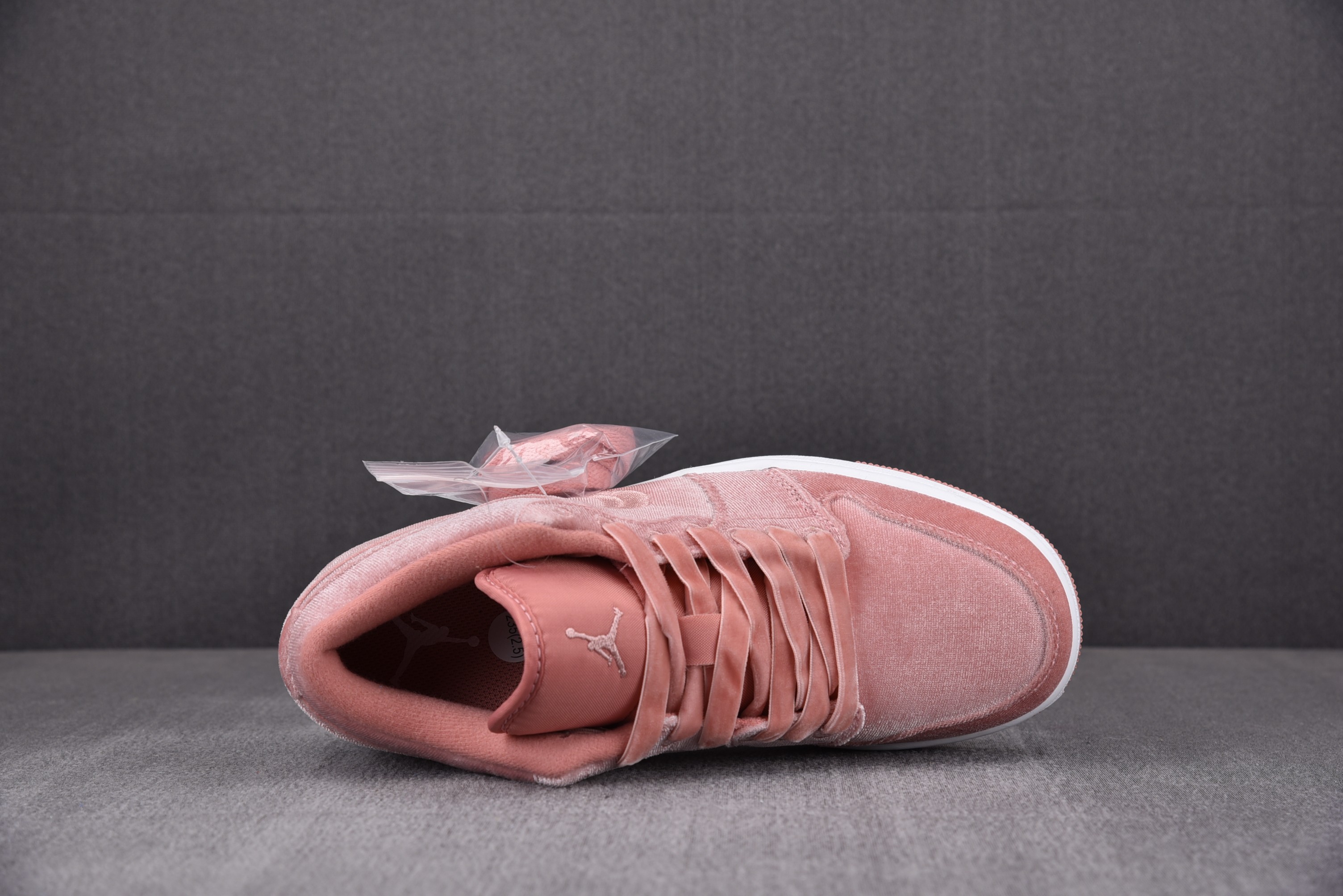Air Jordan 1 Low SE Pink Velvet (Women Size!!)