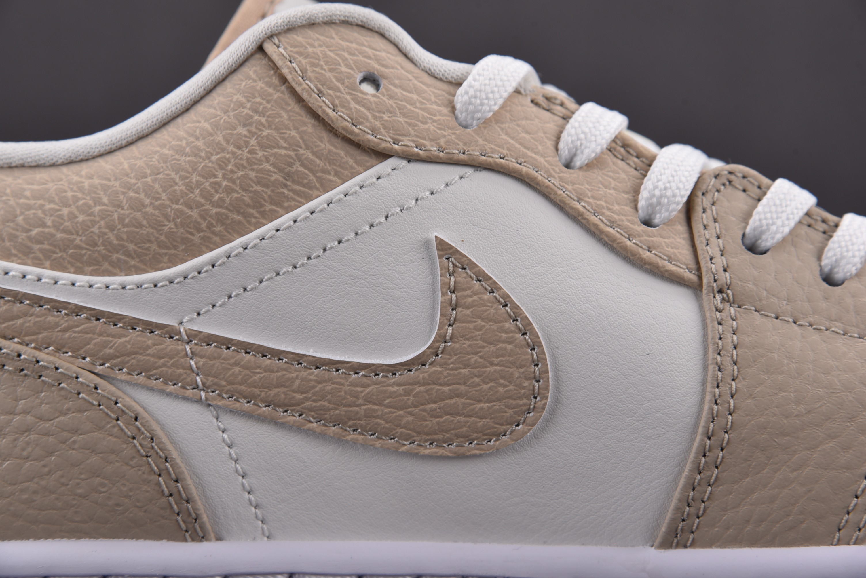 Jordan 1 Low SE Sail Rattan University Red