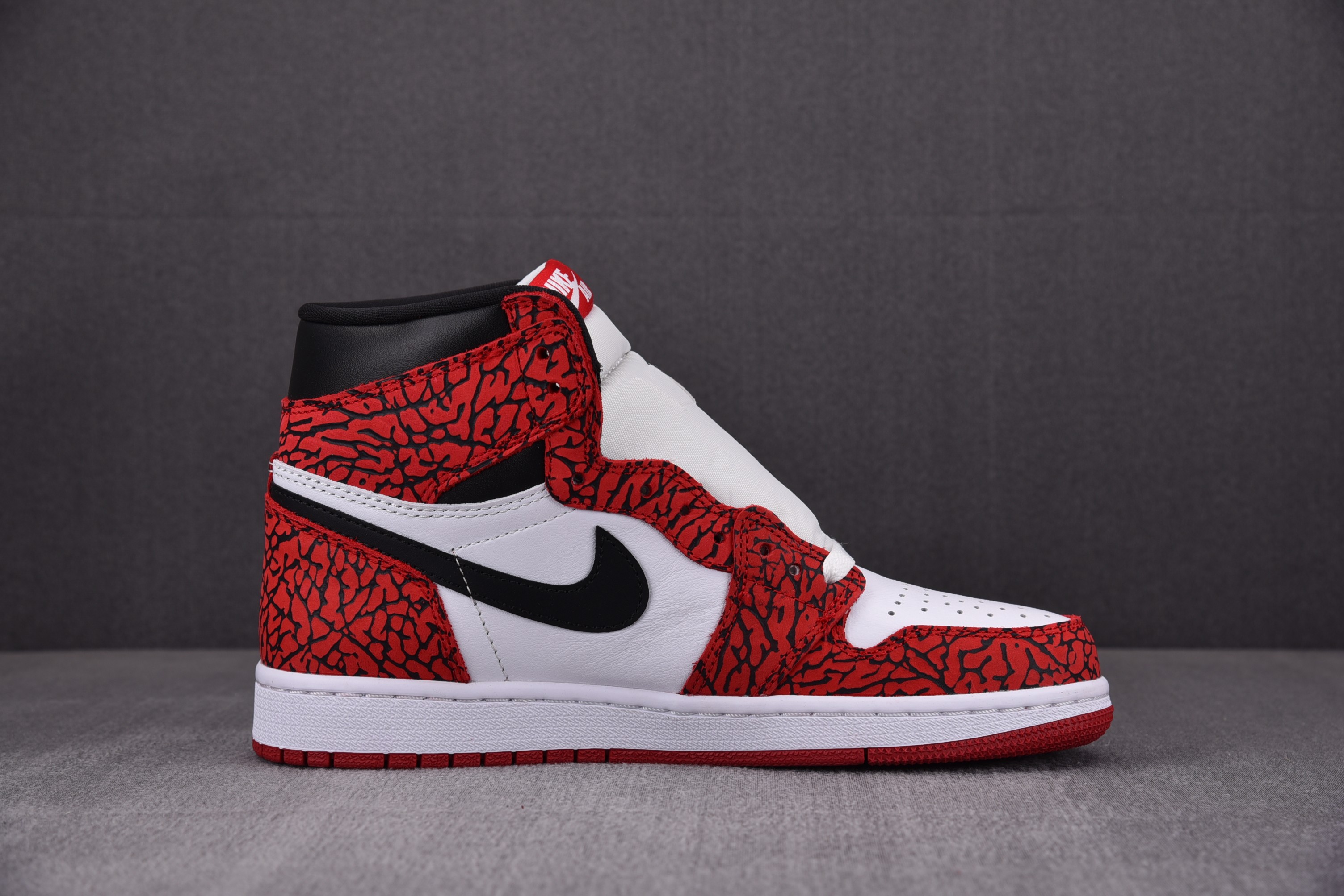 Jordan 1 Retro High OG Chicago Cement