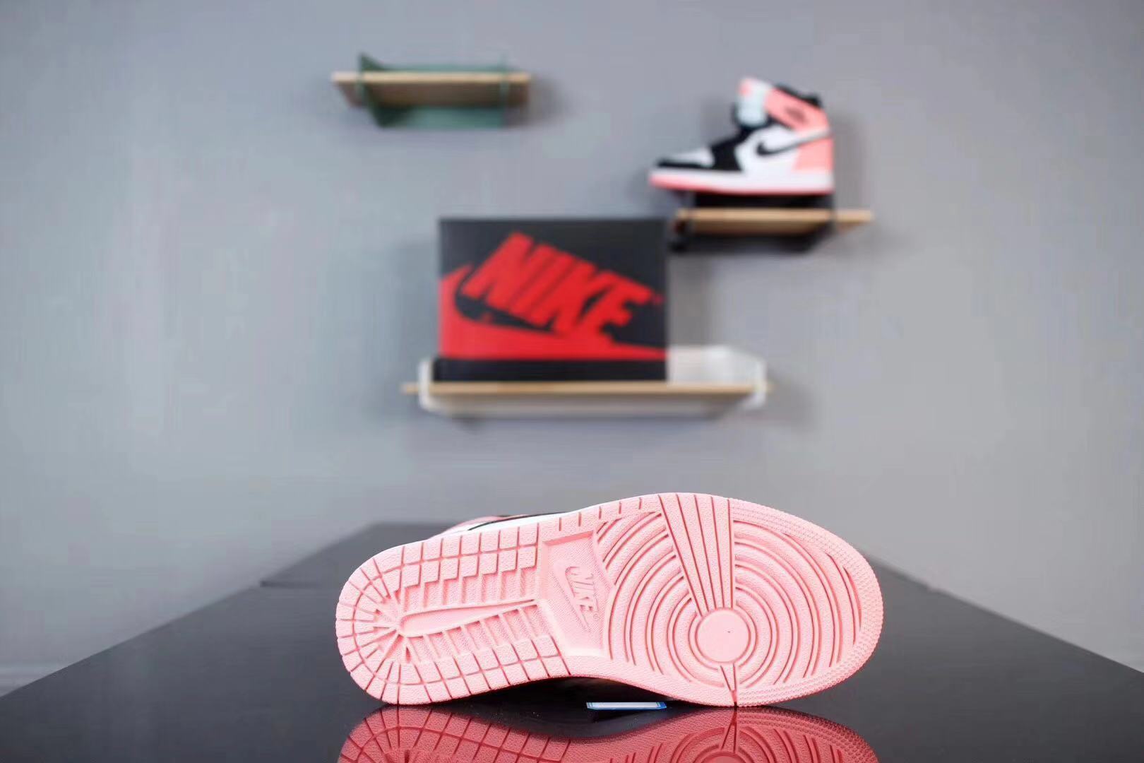 Jordan 1 Retro High Rust Pink