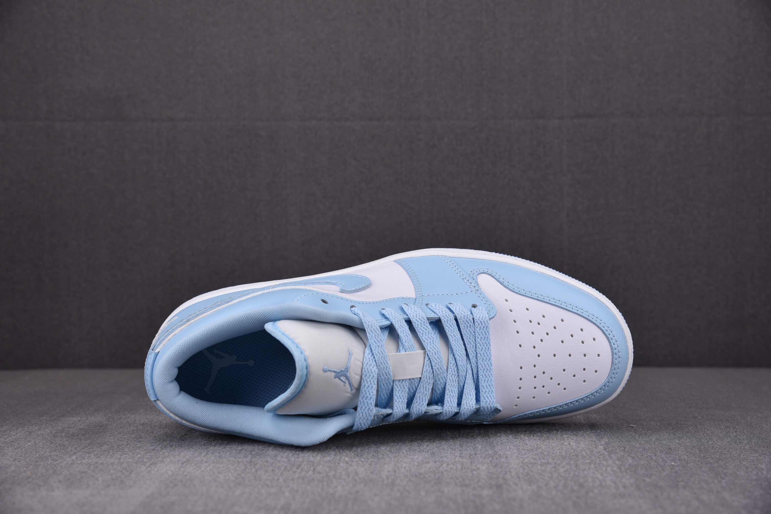 Jordan 1 Low Aluminum (Women Size!!)