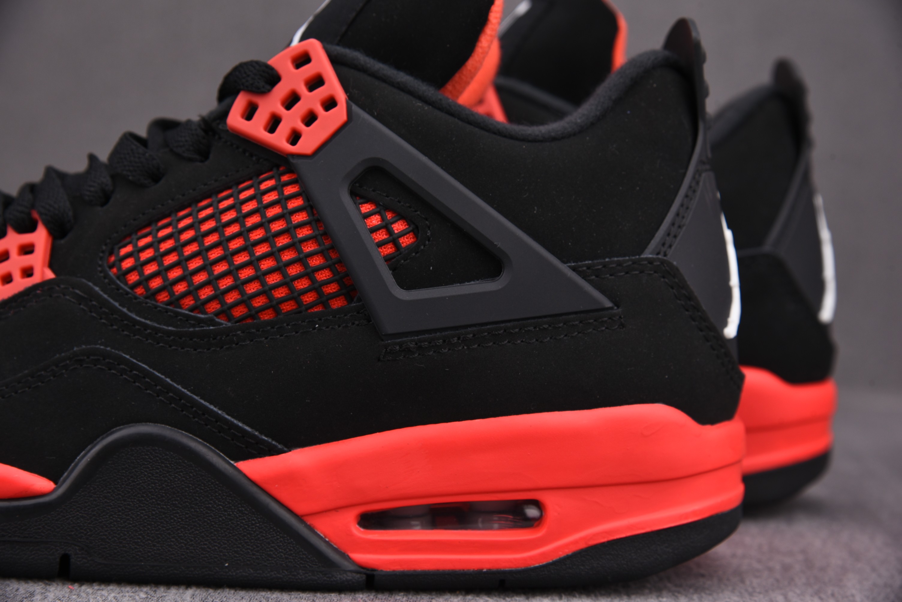 Jordan 4 Retro Red Thunder
