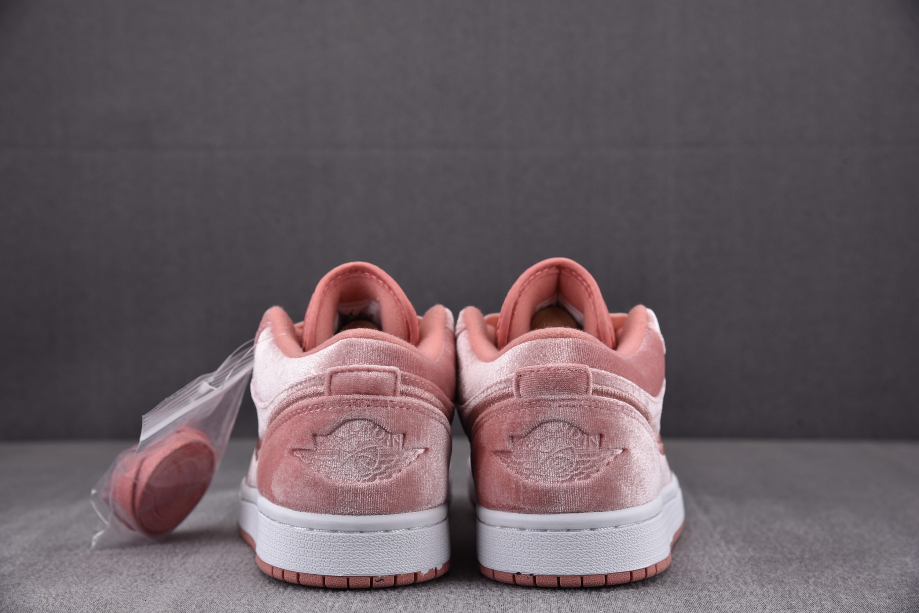 Air Jordan 1 Low SE Pink Velvet (Women Size!!)
