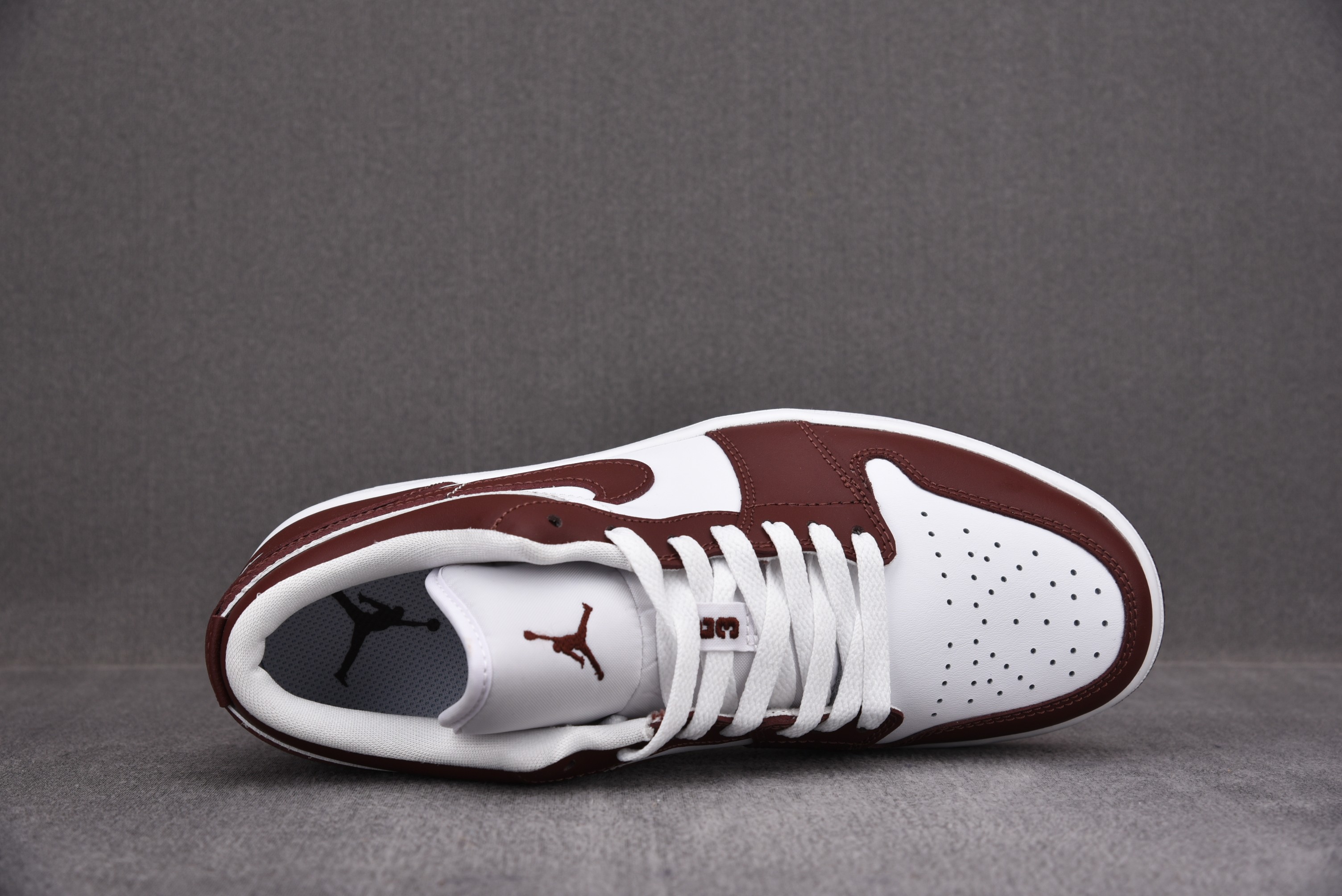 Jordan 1 Low Team Red (Women Size!!)