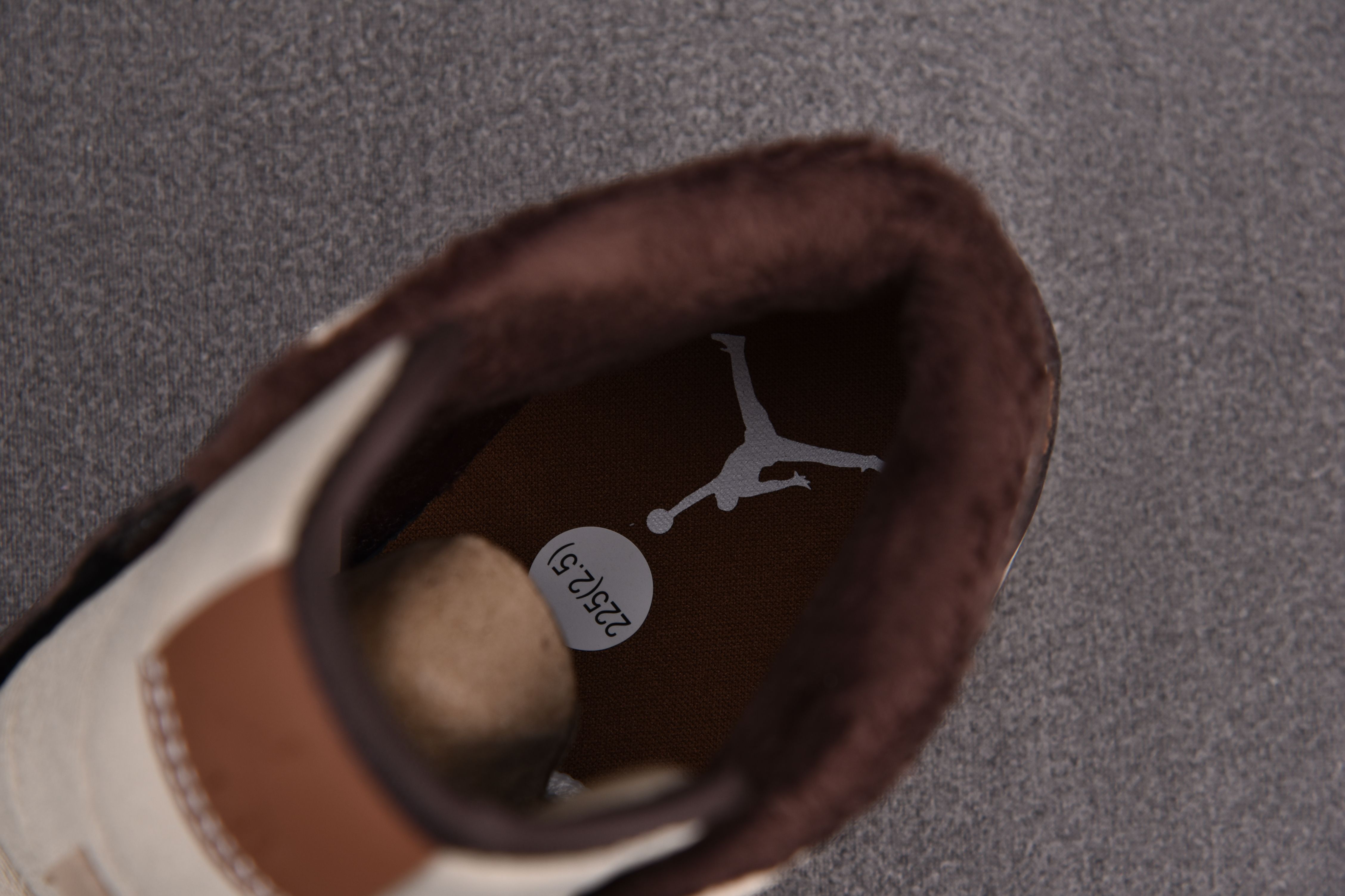 Jordan 1 Mid SE Brown Basalt Oatmeal (Women Size!!)