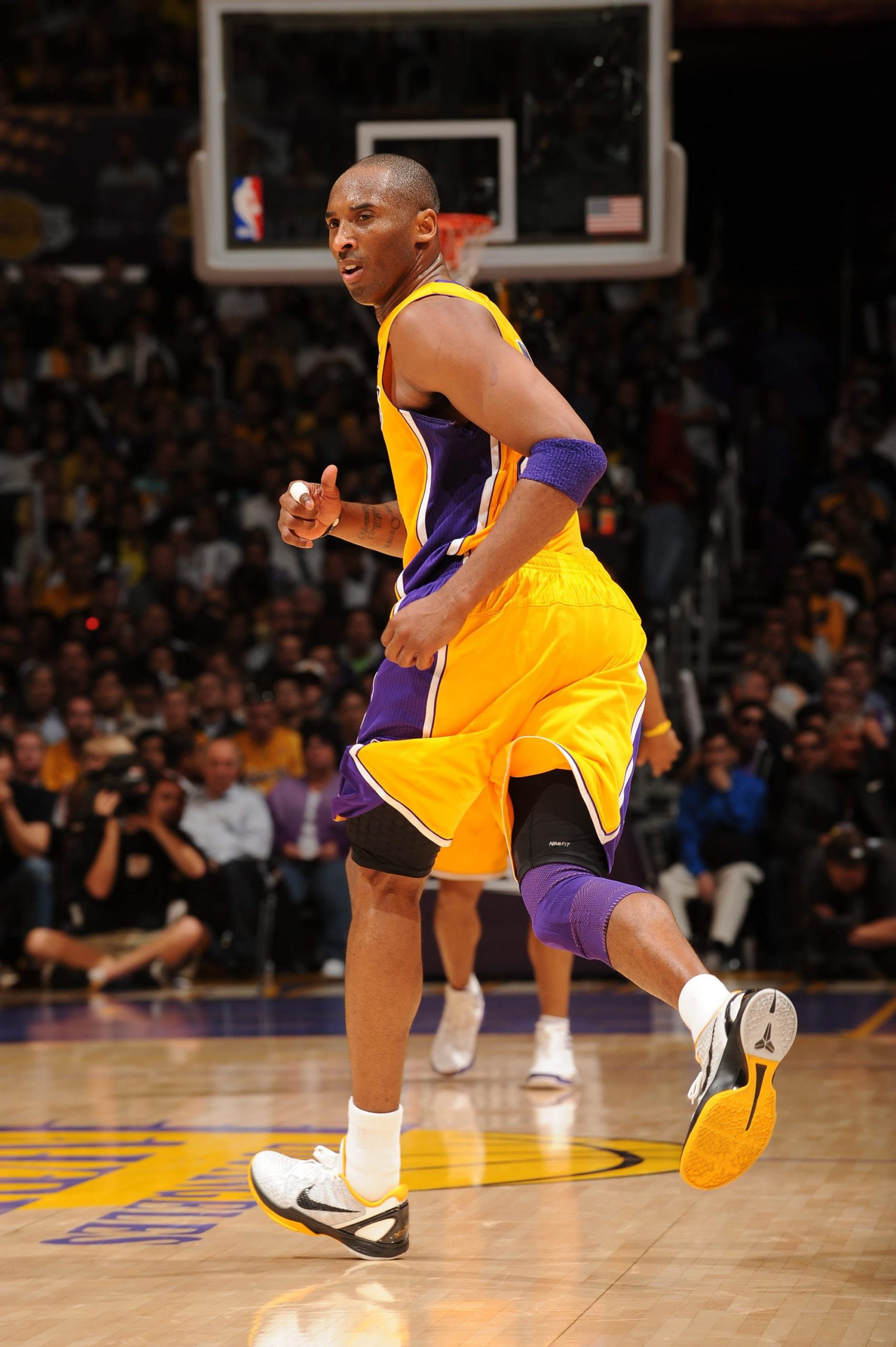 Kobe 6 Protro Playoff Pack White Del Sol