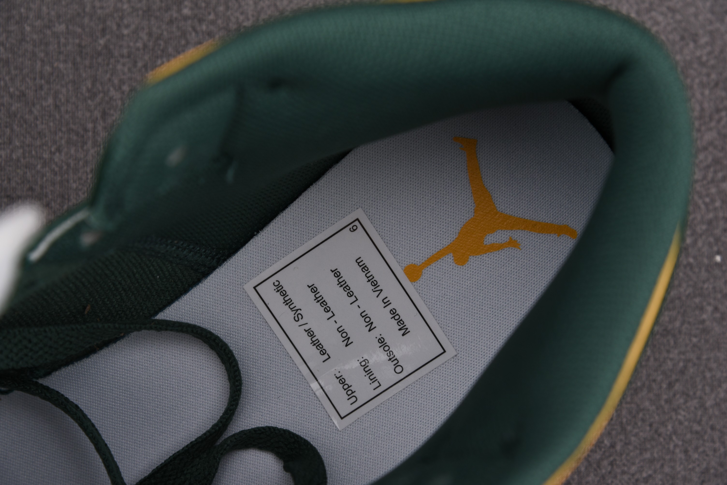 Jordan 1 Mid Sonics