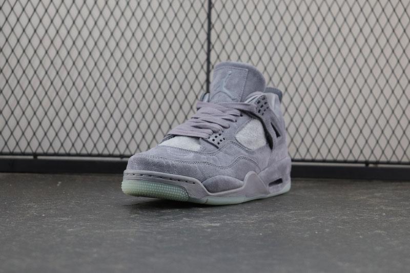 Jordan 4 Retro Kaws