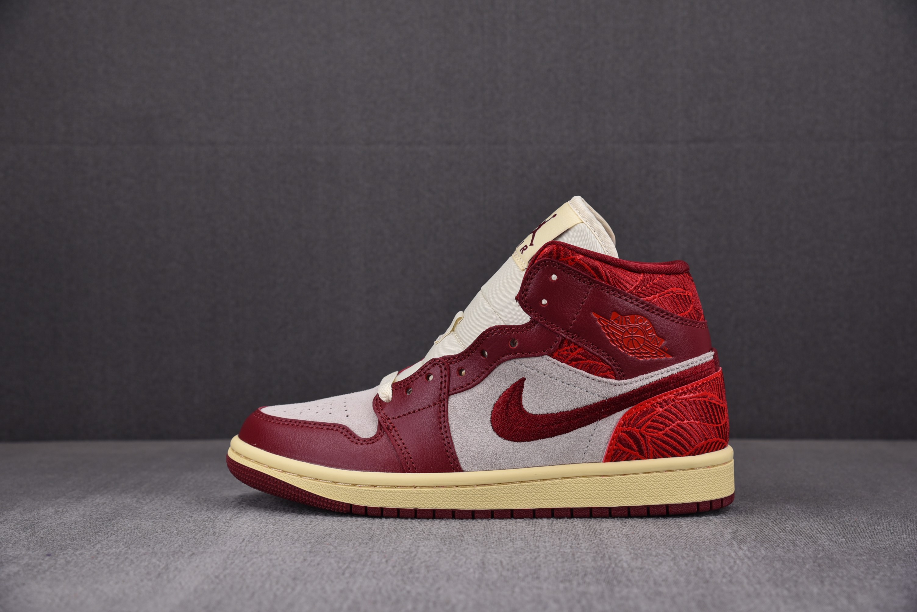 Jordan 1 Mid SE Tiki Leaf Team Red (Women Size!!)