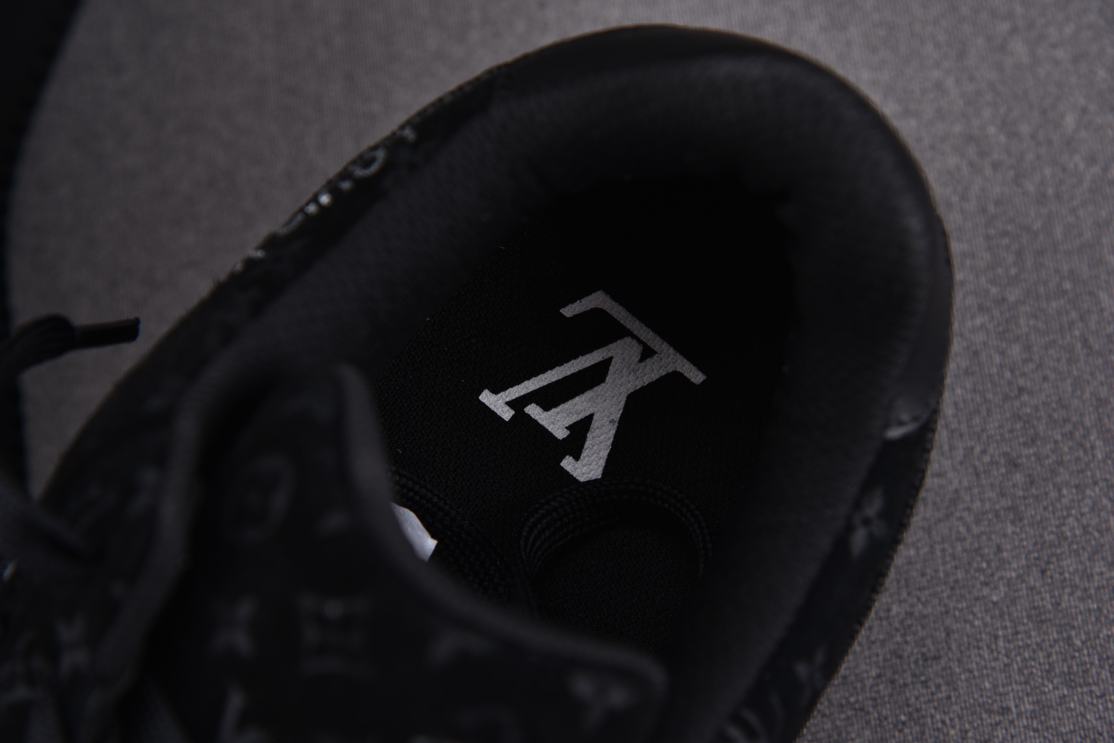 Nike Air Force 1 Low Louis Vuitton Royal Black (Be careful about the size!!)