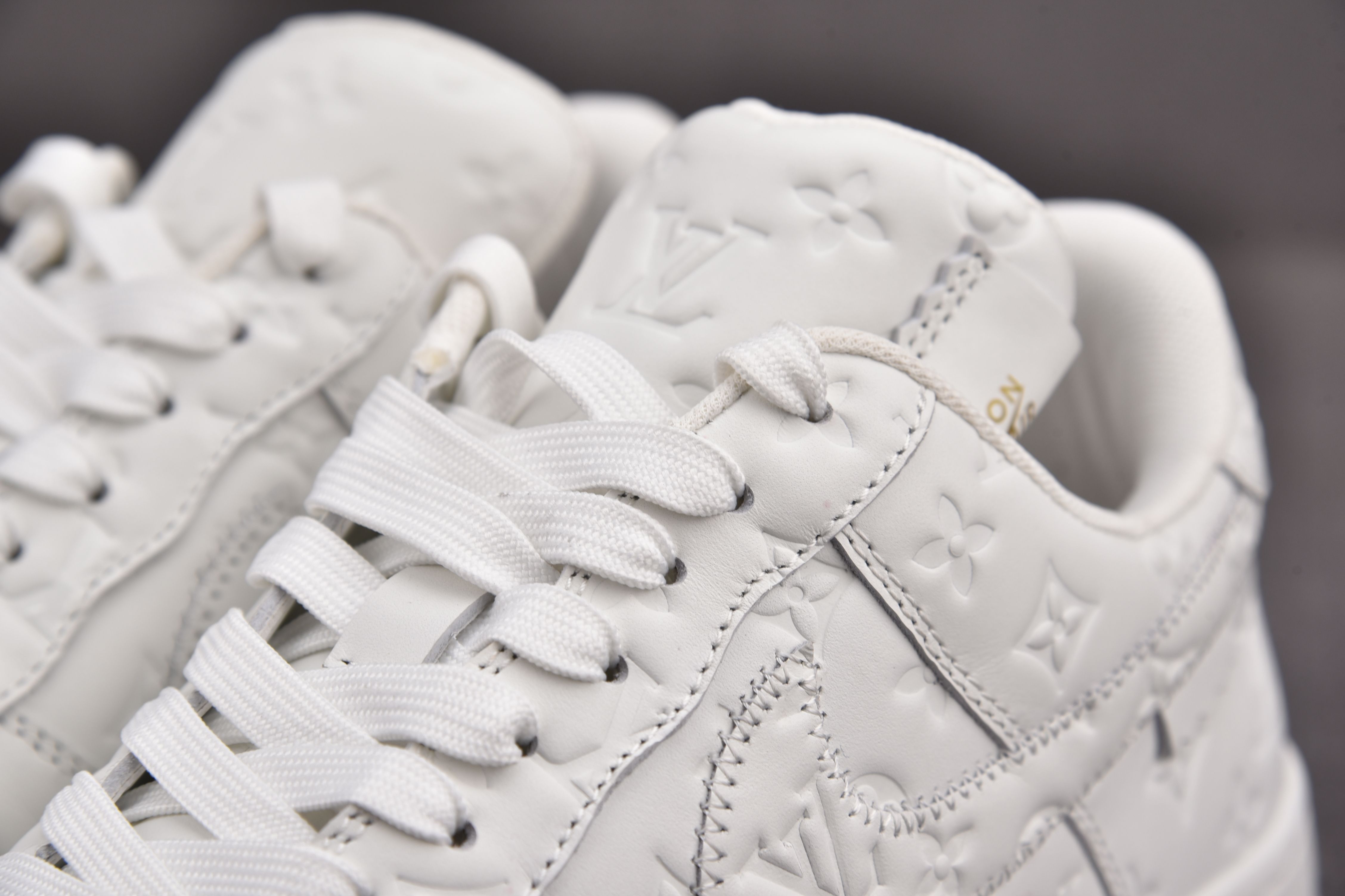 Nike Air Force 1 Low Louis Vuitton   Monogram Triple White (Be careful about the size!!)