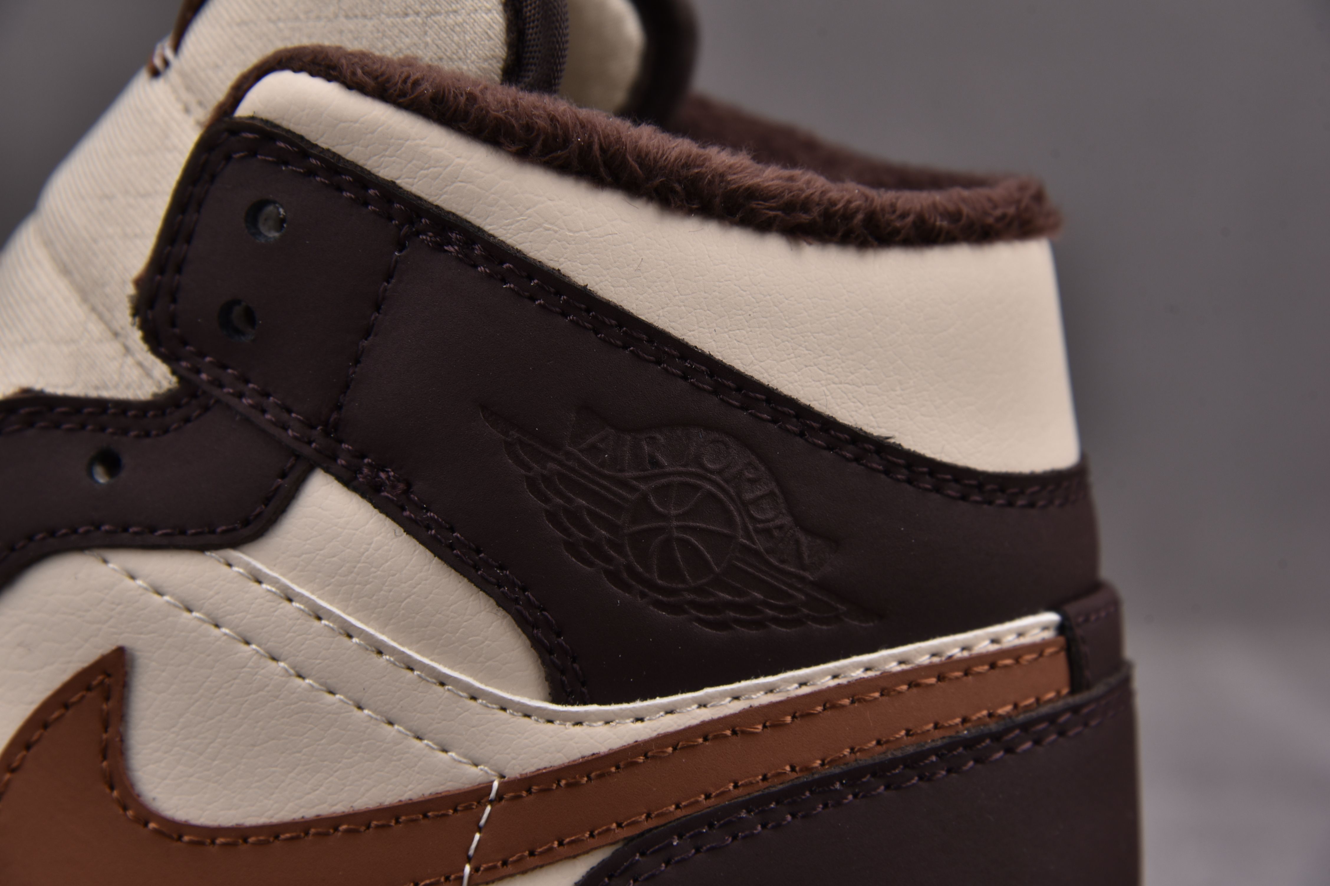 Jordan 1 Mid SE Brown Basalt Oatmeal (Women Size!!)