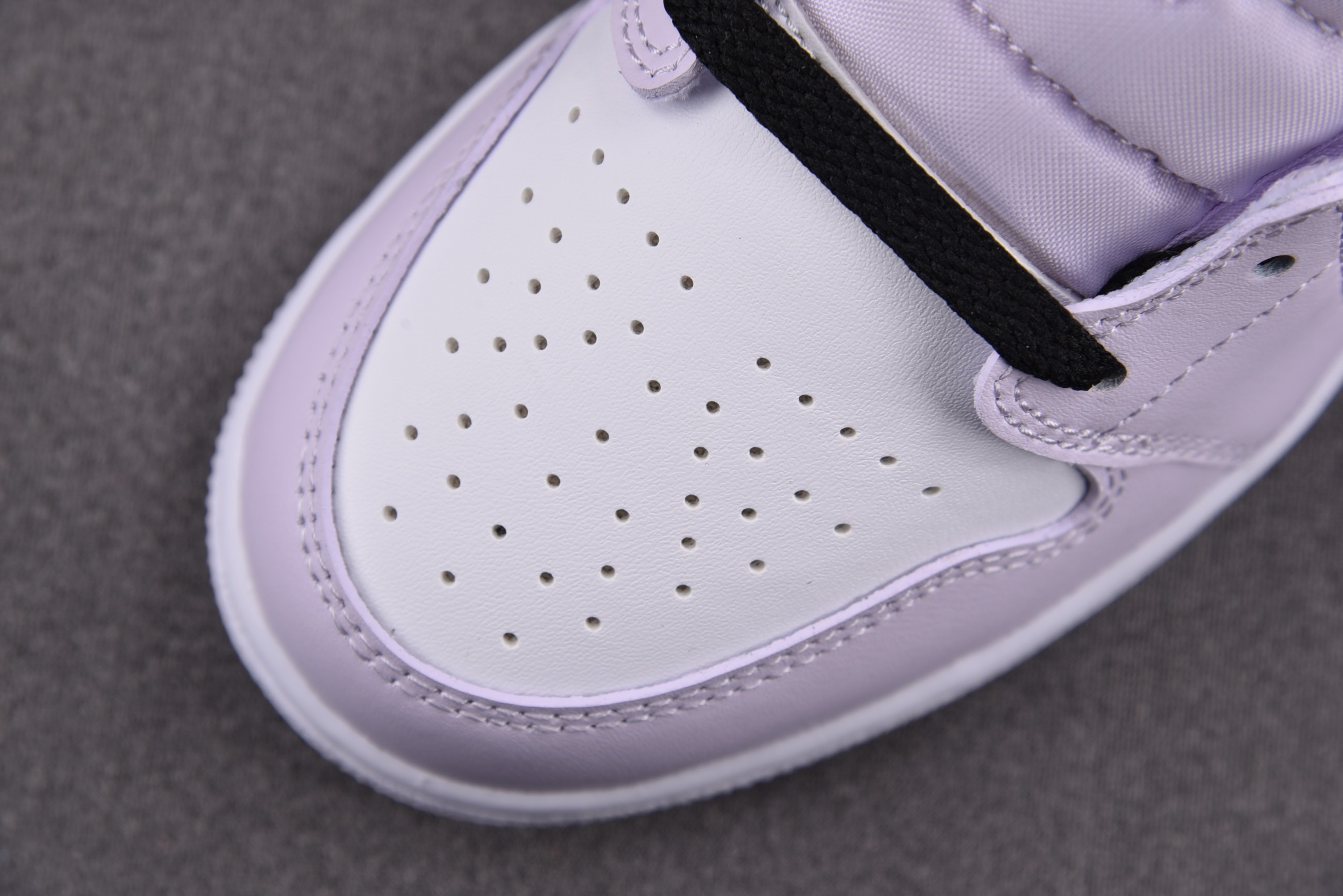 Jordan 1 Mid Barely Grape (GS)