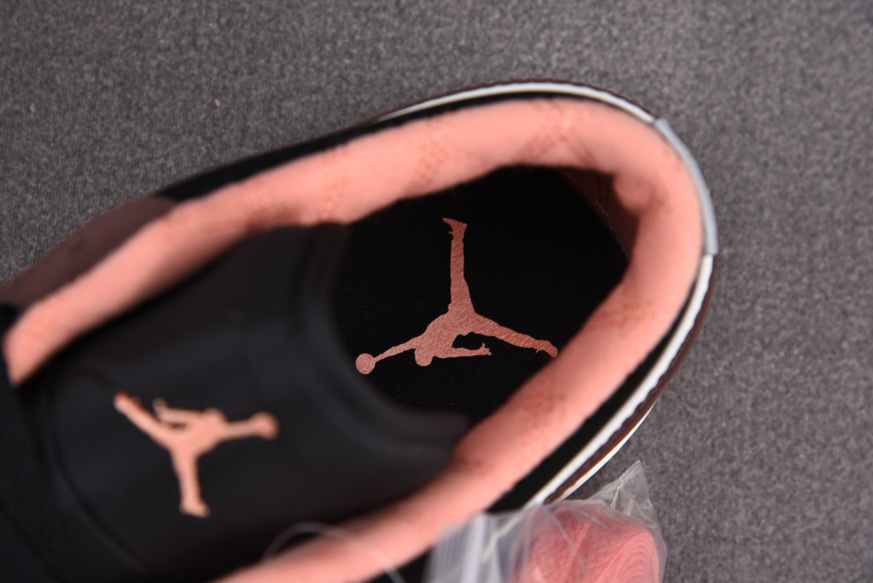 Jordan 1 Low Mocha