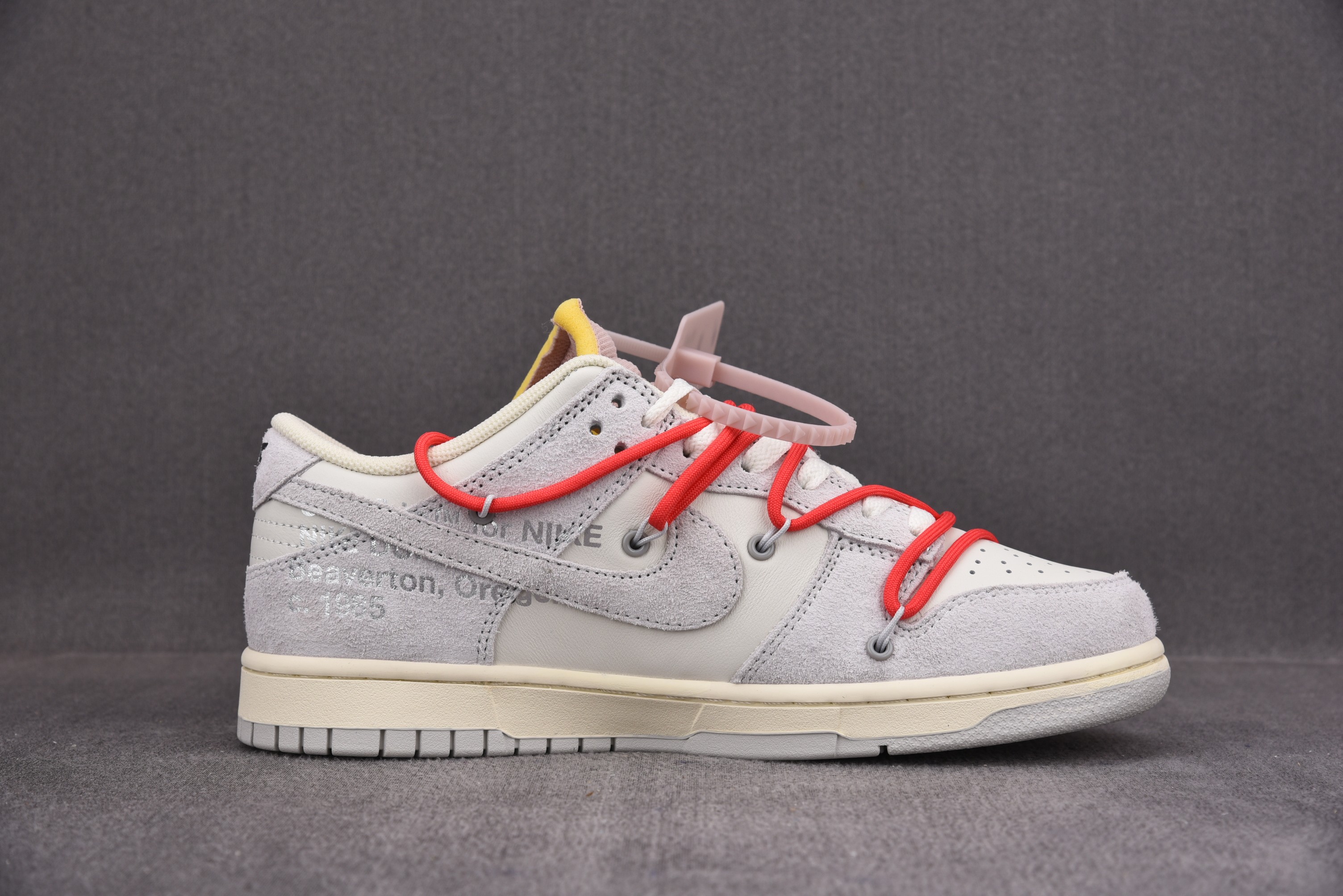 Nike Dunk Low   Lot 33