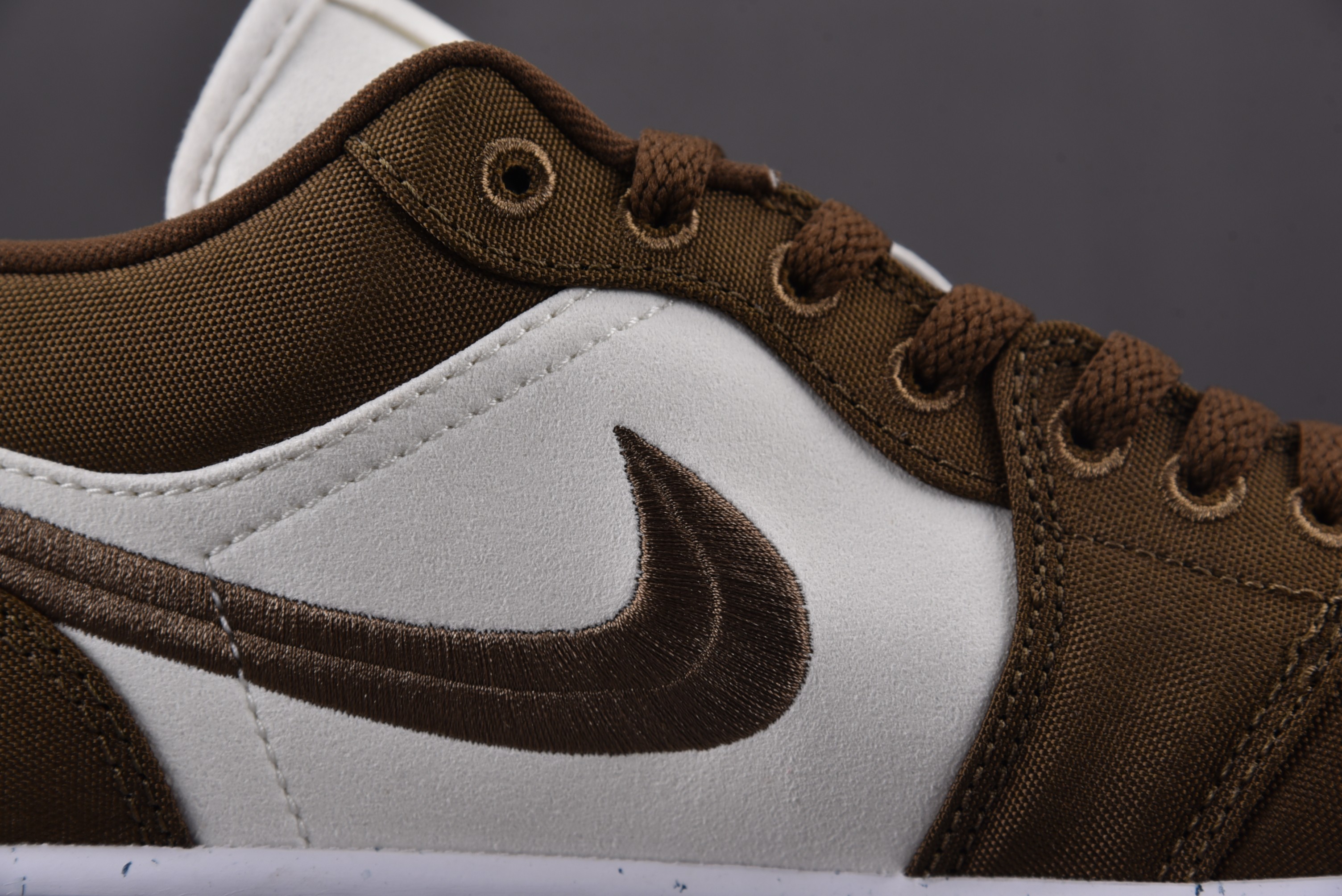 Jordan 1 Low SE Light Olive (Women Size!!)