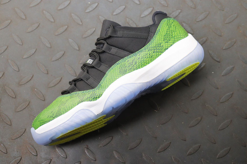 Air Jordan 11 Retro Low Nightshade
