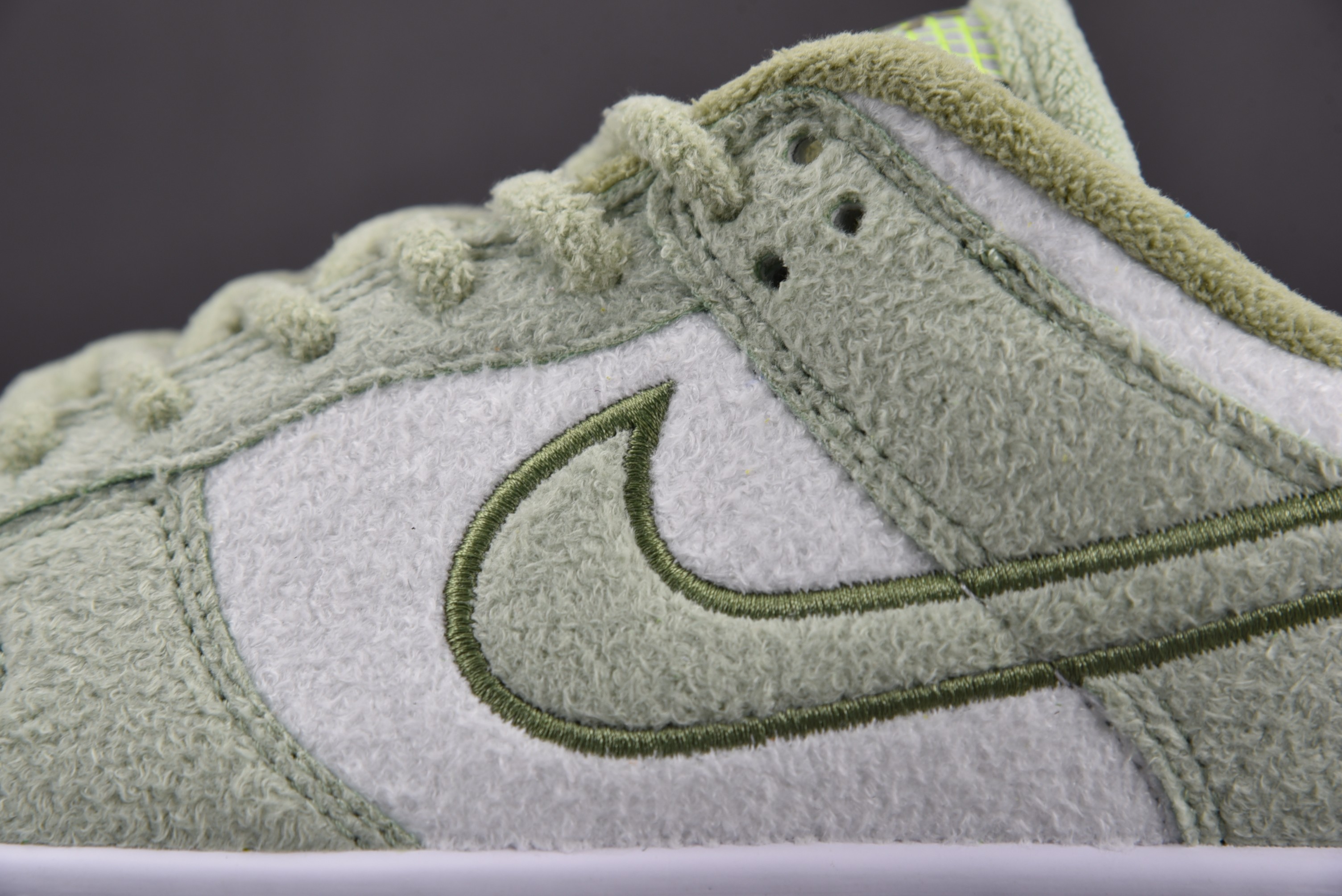 Nike Dunk Low SE Fleece Pack Honeydew (Women Size!!)