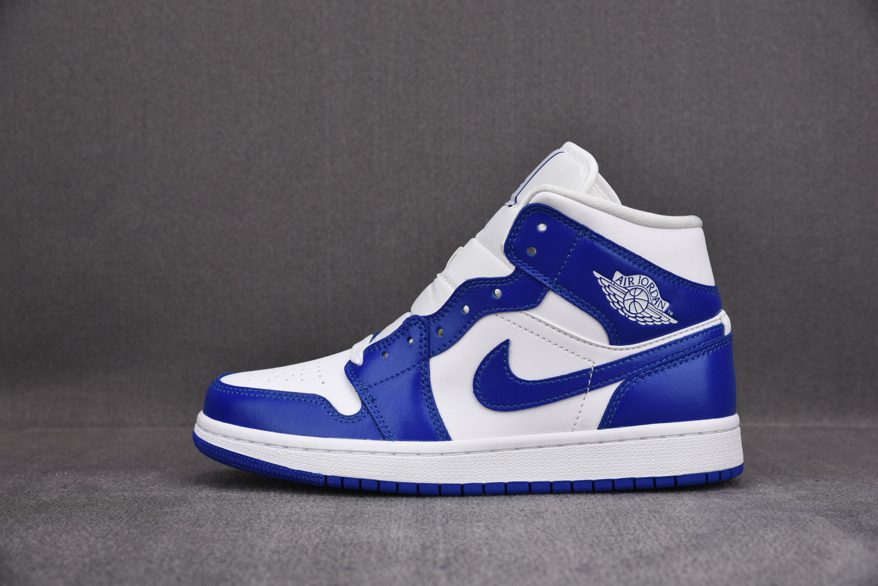 Jordan 1 Mid Kentucky Blue (Women Size!!)