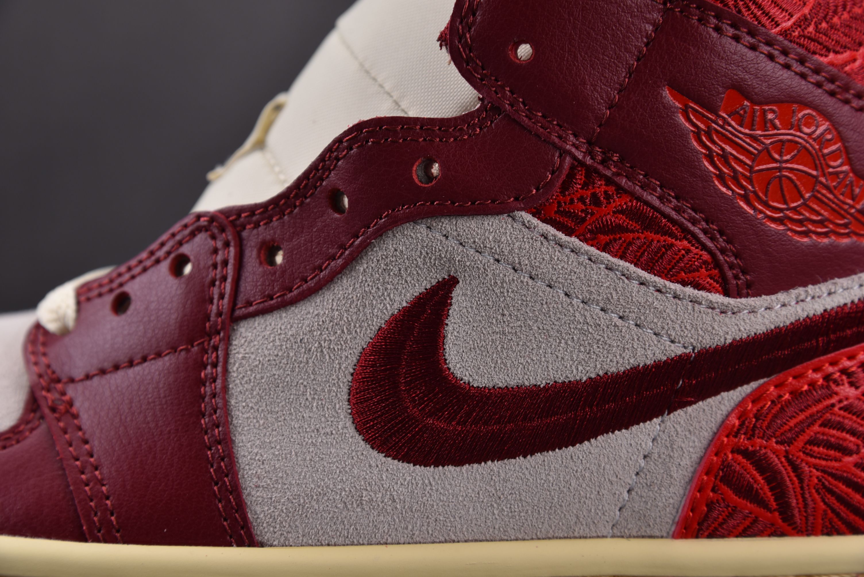 Jordan 1 Mid SE Tiki Leaf Team Red (Women Size!!)