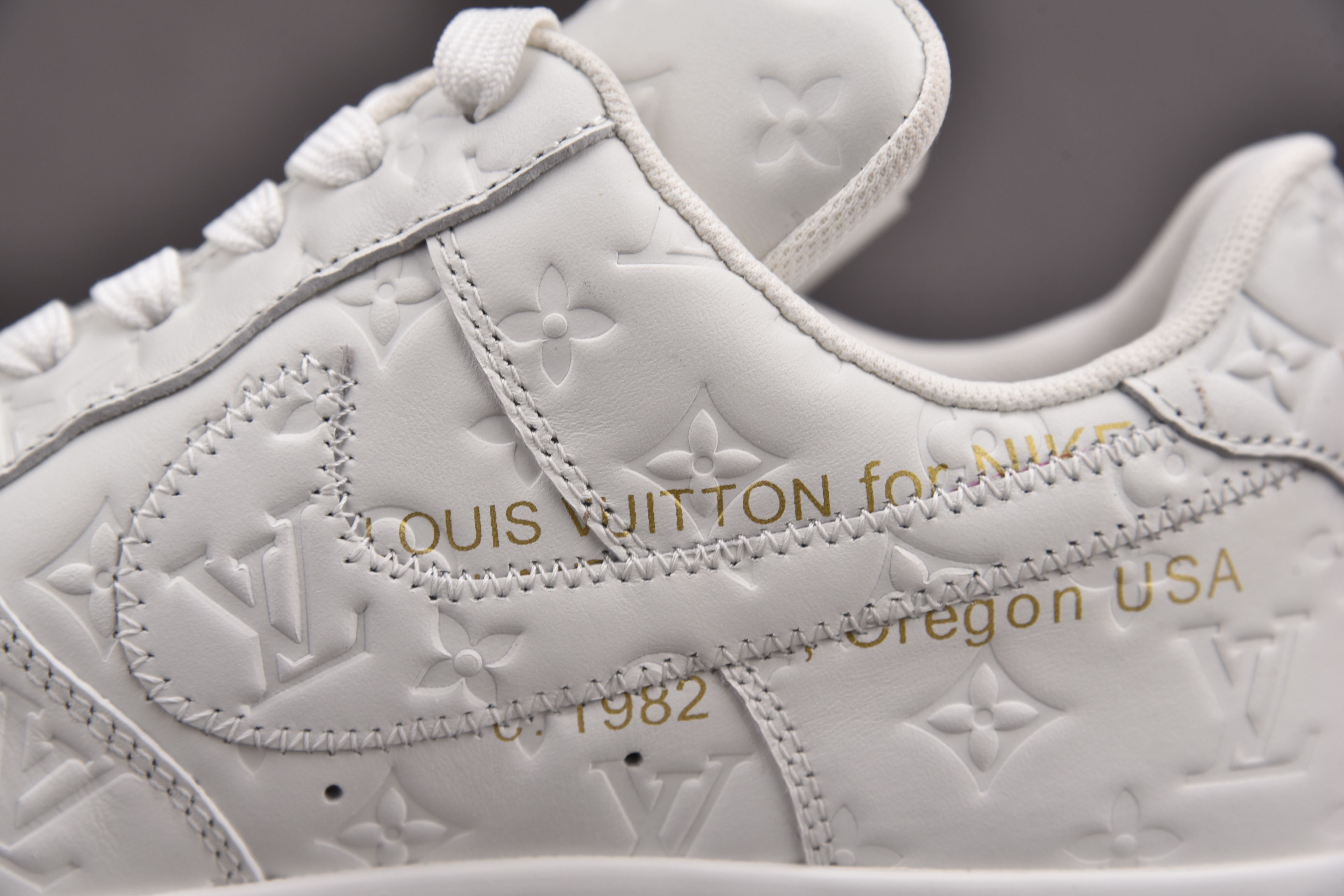 Nike Air Force 1 Low Louis Vuitton   Monogram Triple White (Be careful about the size!!)