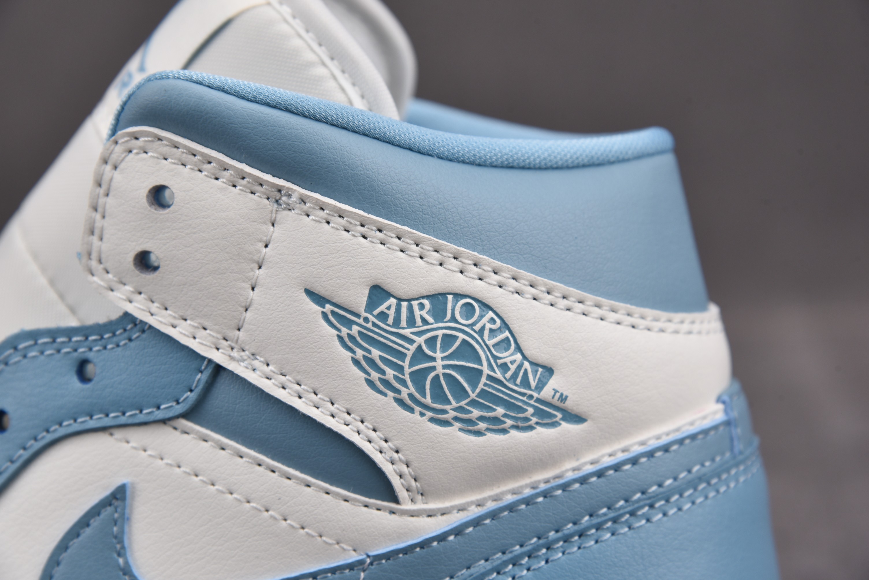 Jordan 1 Mid UNC (Women Size!!)