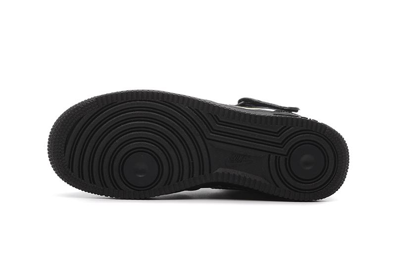 Air Force 1 Mid Supreme NBA Black