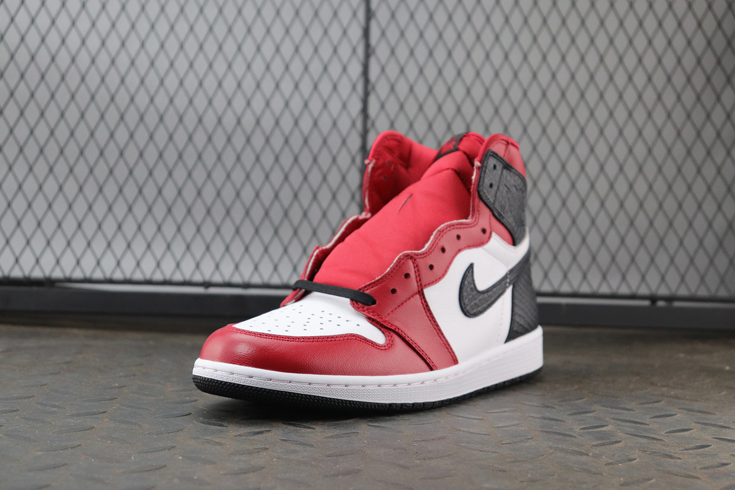 Jordan 1 High OG 'Satin Red' (WOMEN SIZE!!)