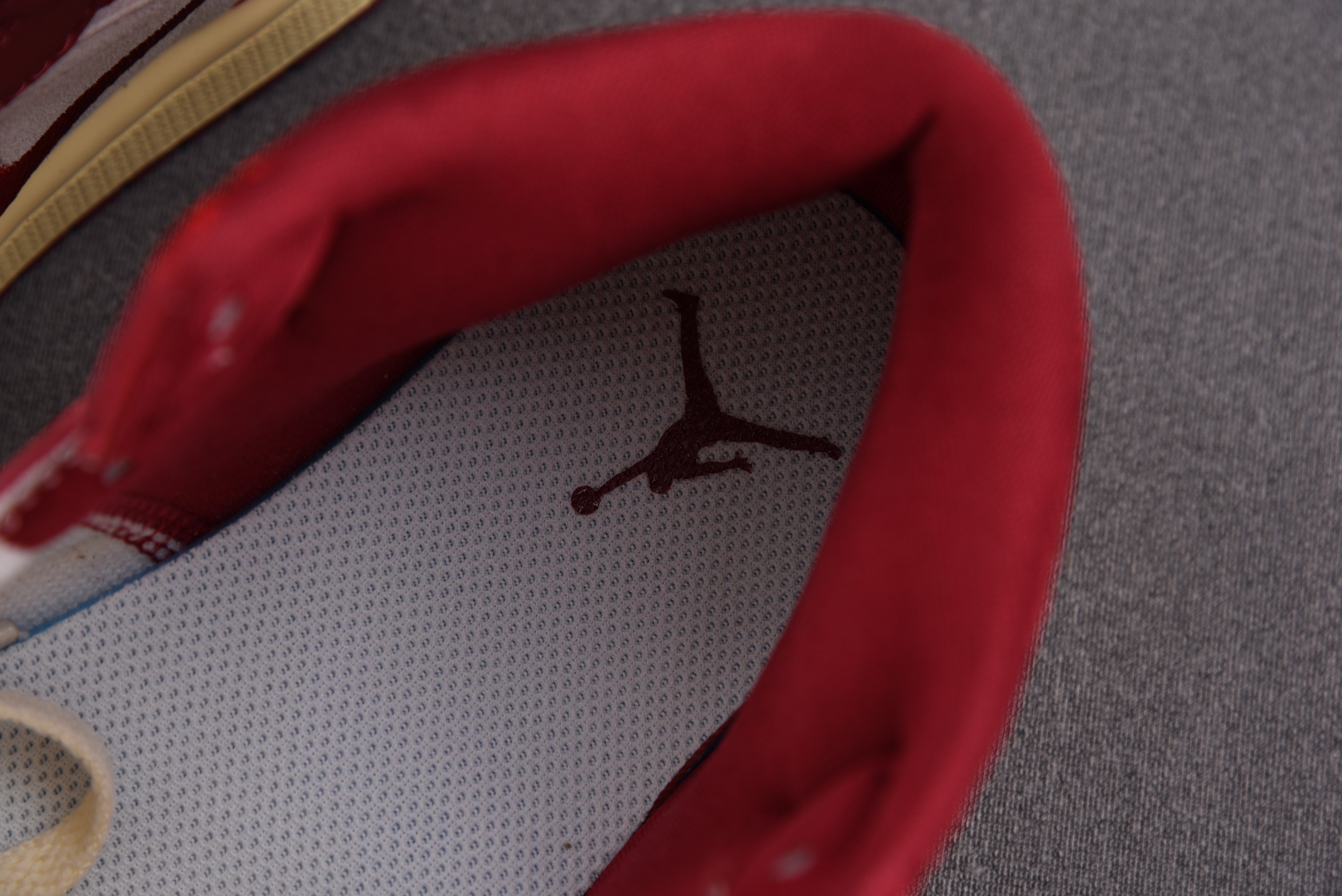 Jordan 1 Mid SE Tiki Leaf Team Red (Women Size!!)