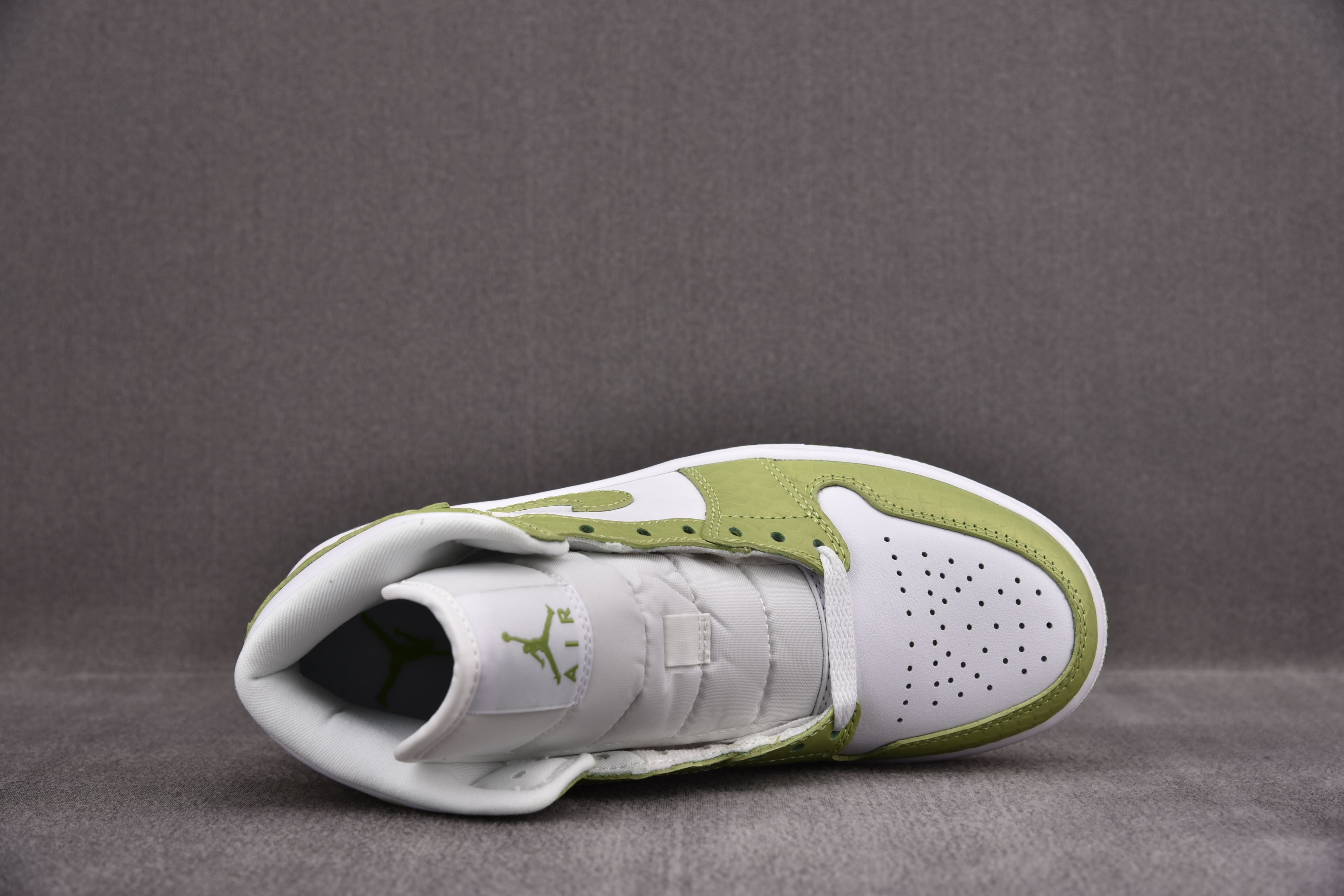 Jordan 1 Mid Green Python (Women Size!!)