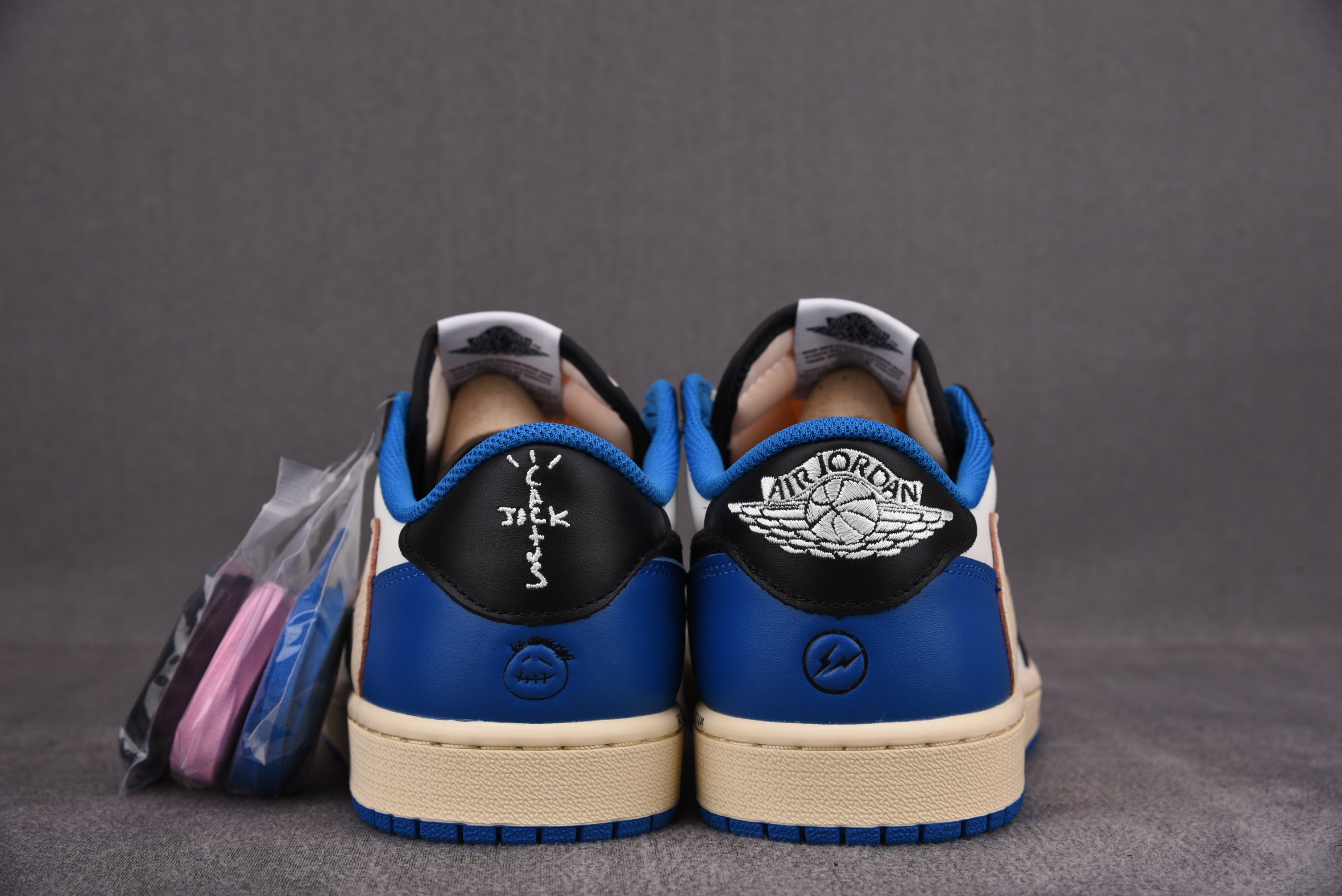 Jordan 1 Low Fragment x Travis Scott