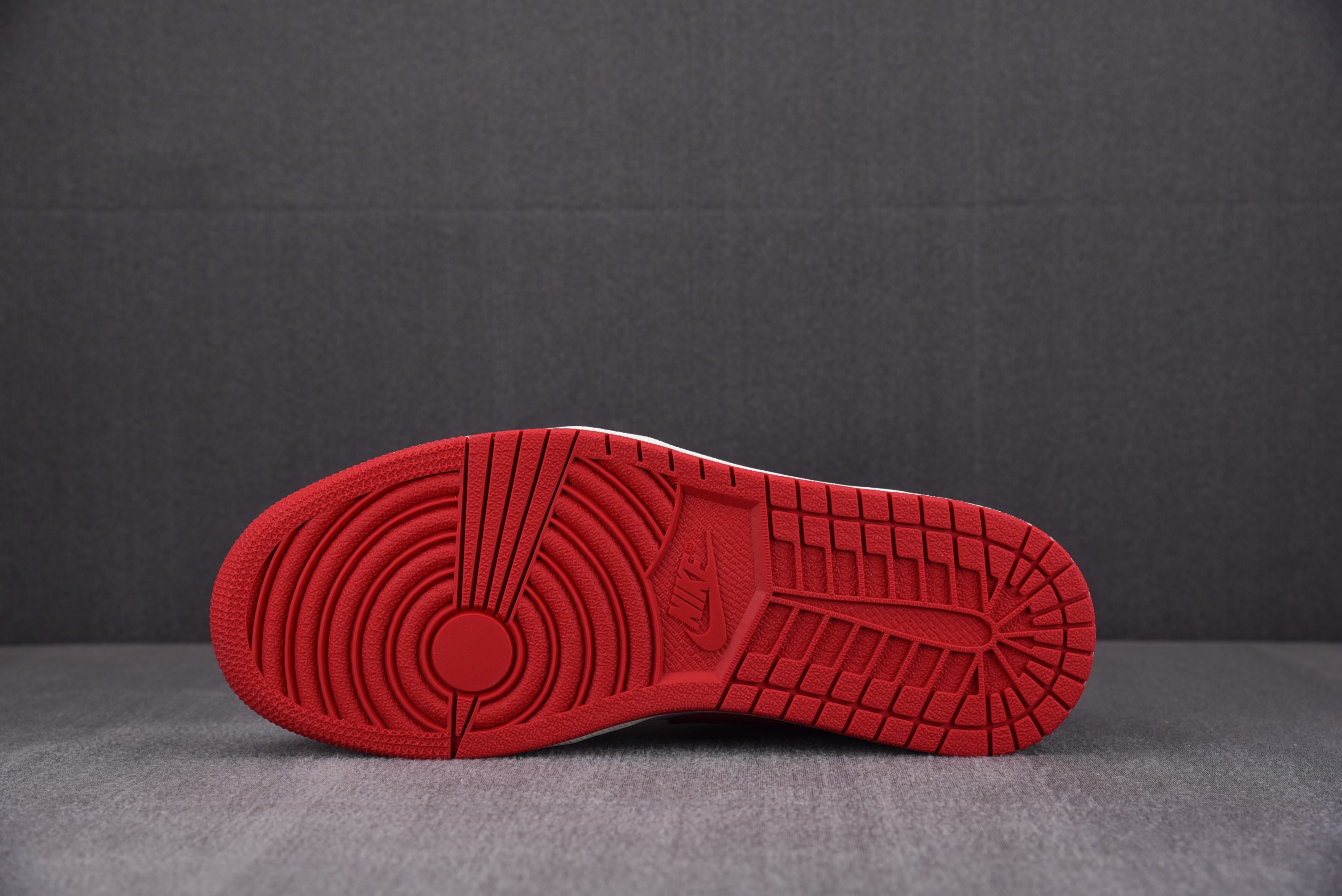 Jordan 1 Low Reverse Black Toe (Women Size!!)