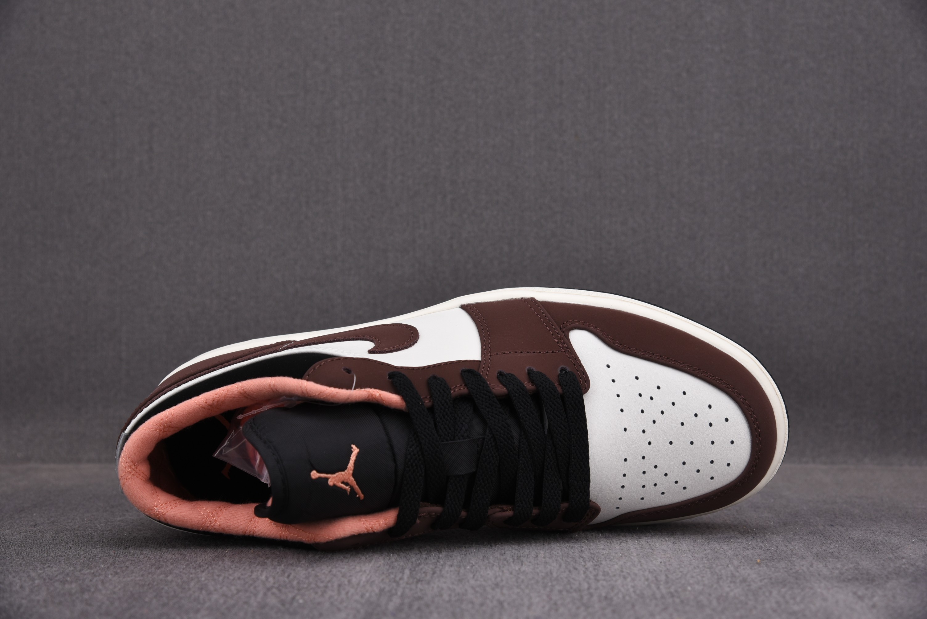 Jordan 1 Low Mocha