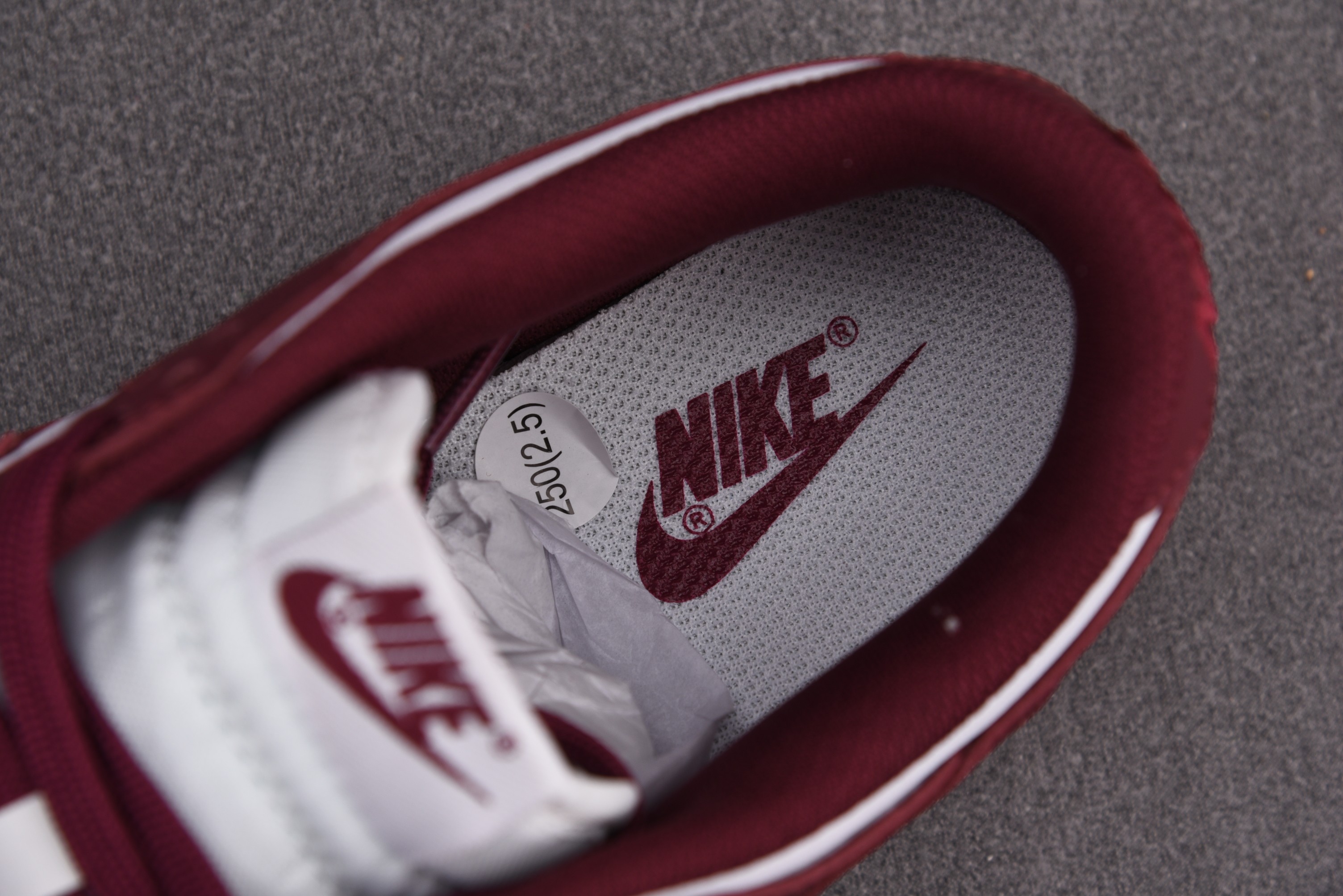Nike Dunk Low Bordeaux (Women Size!!)