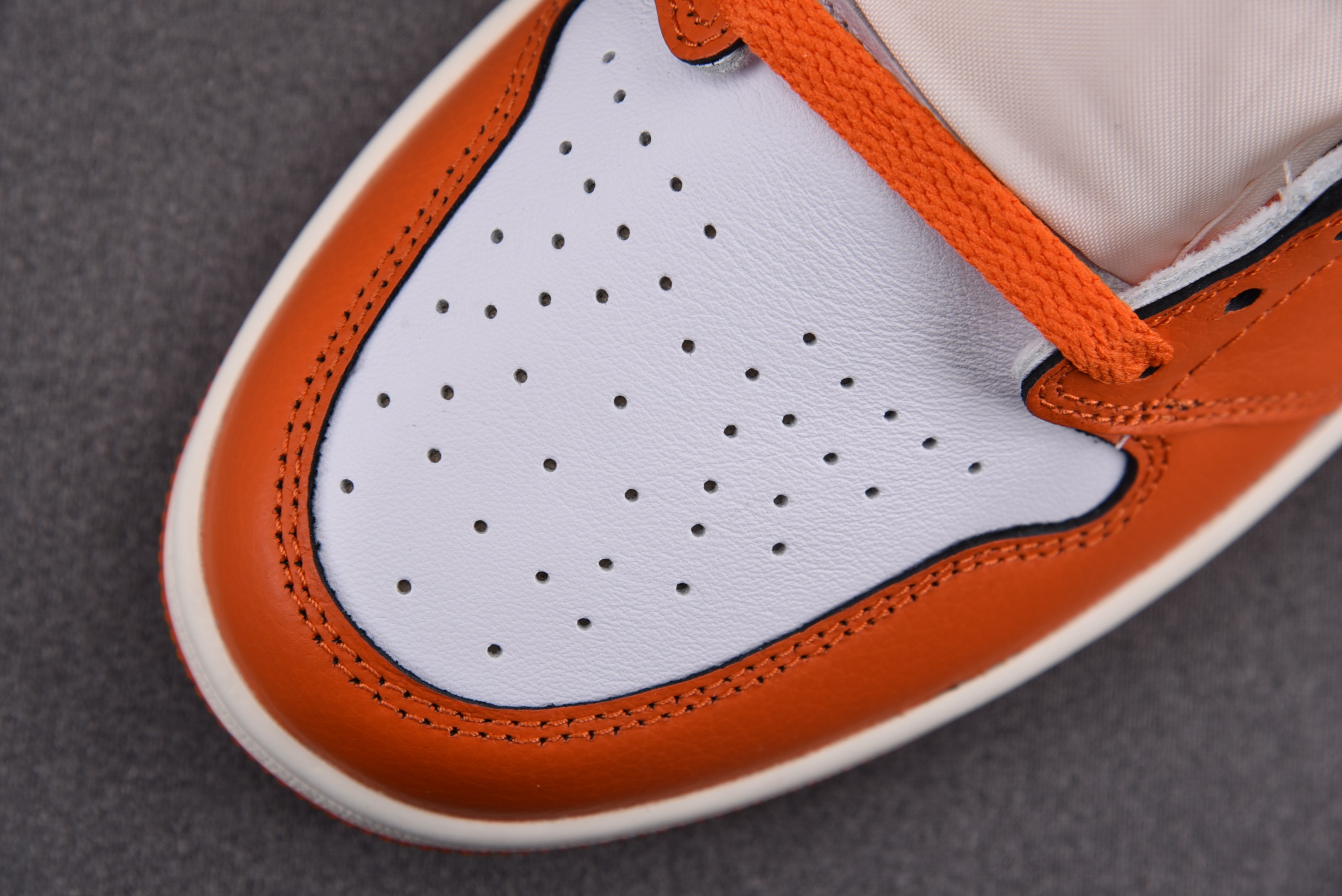 Jordan 1 Retro High OG Starfish (Women Size!!)