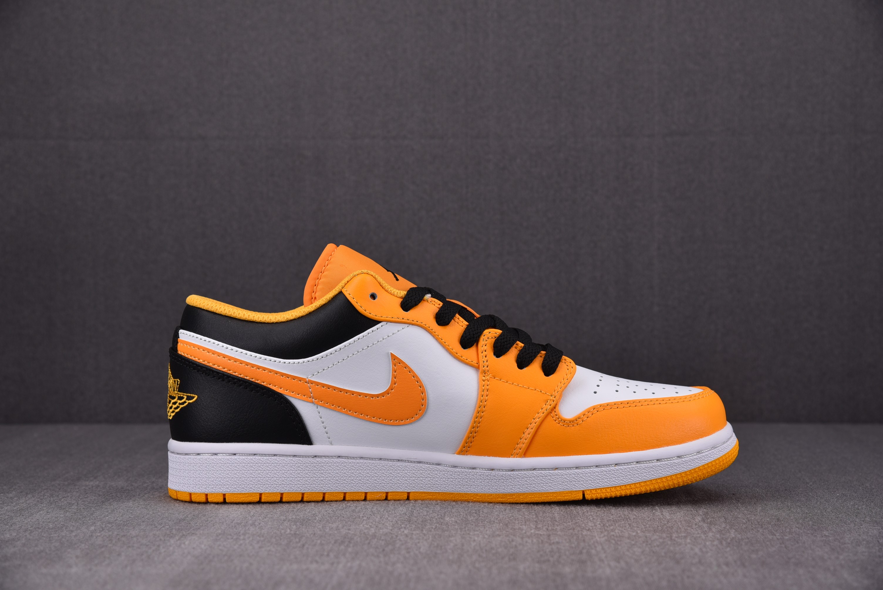 Jordan 1 Low Taxi