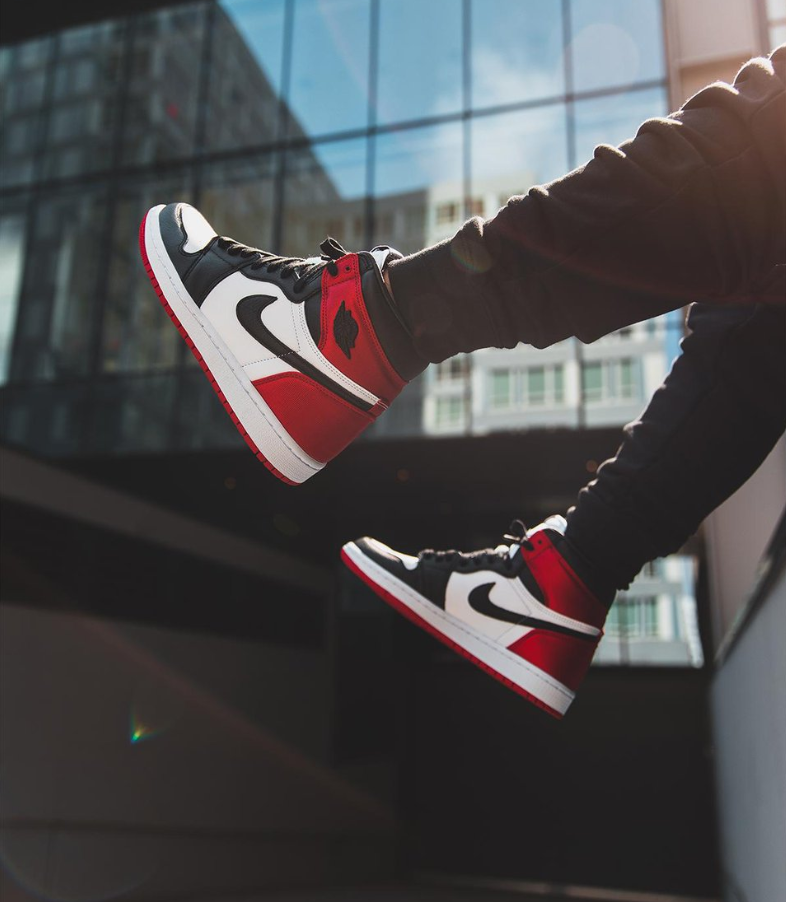 Jordan 1 Retro High Satin Black Toe (WOMEN SIZE!!)
