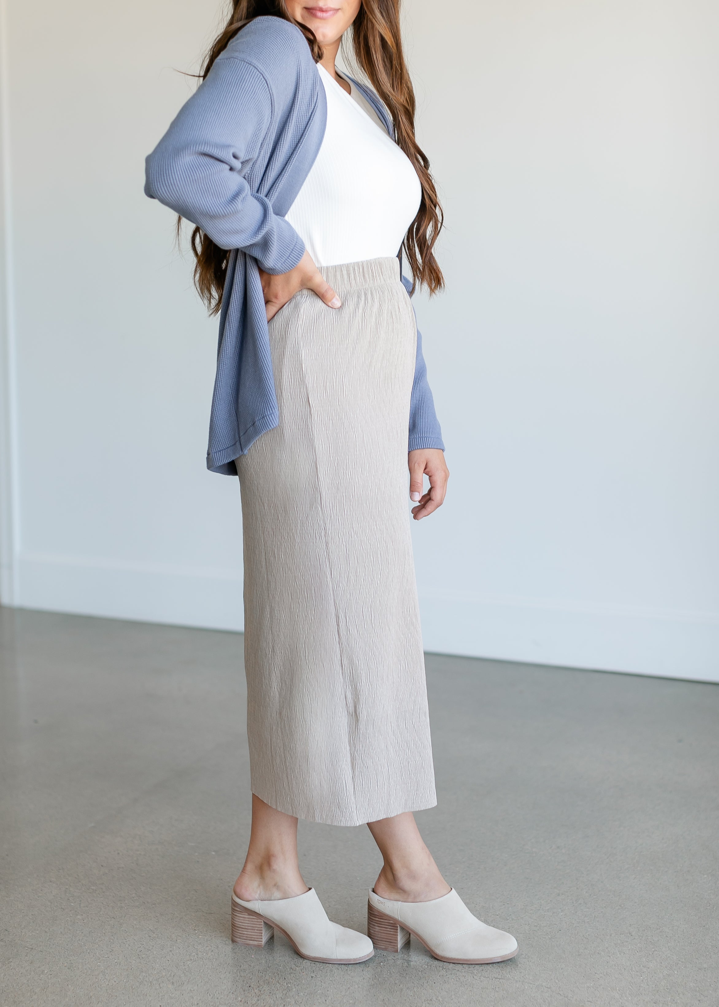 Novi Crinkle Pull On Midi Skirt