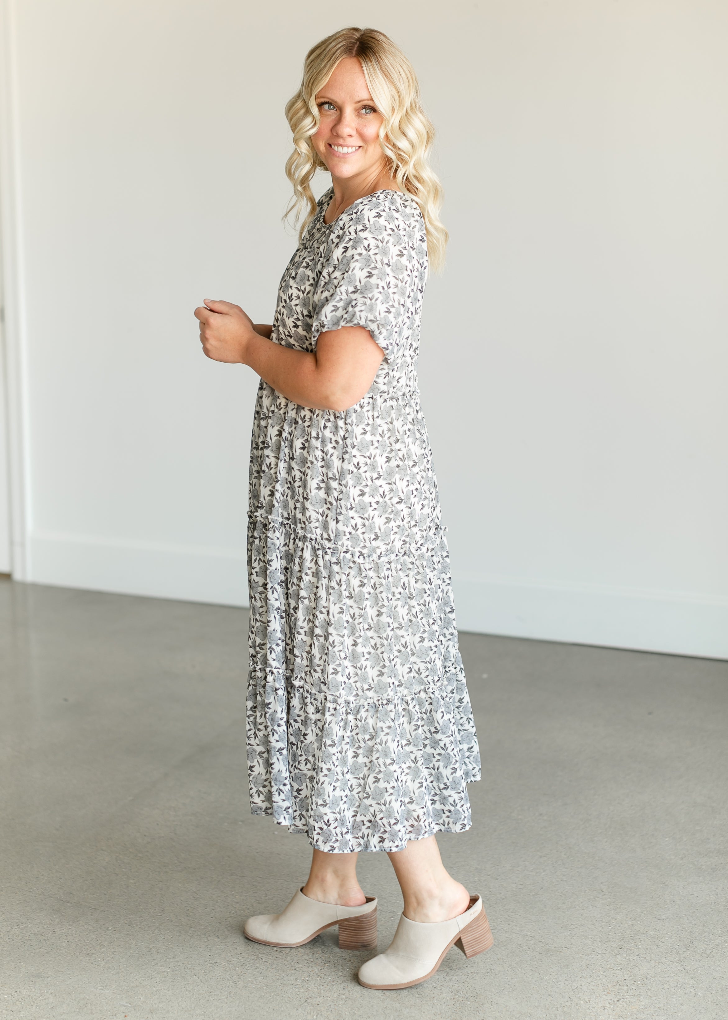 Short Bubble Sleeve Midi Dress