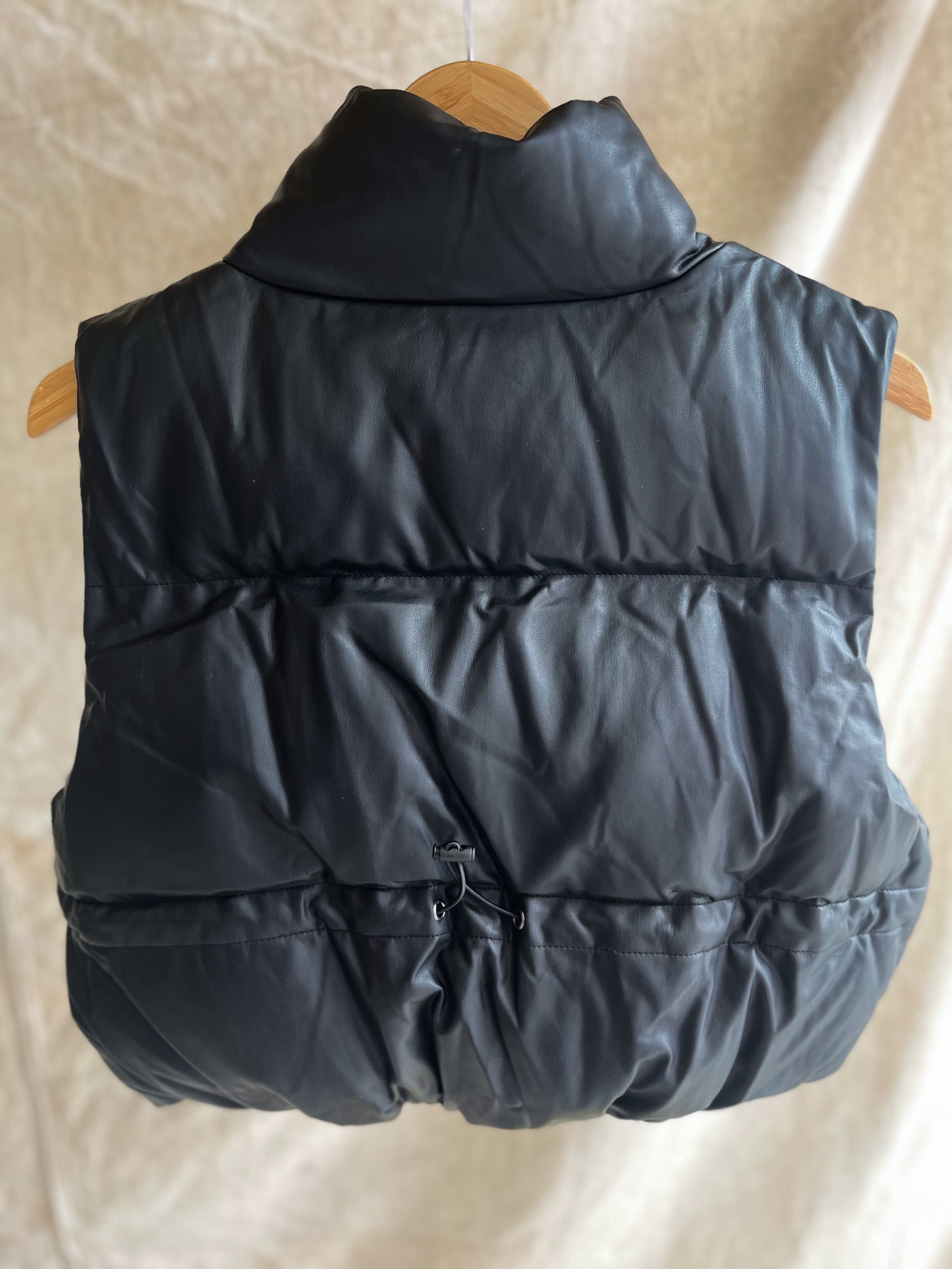 Running Around Vest in Black