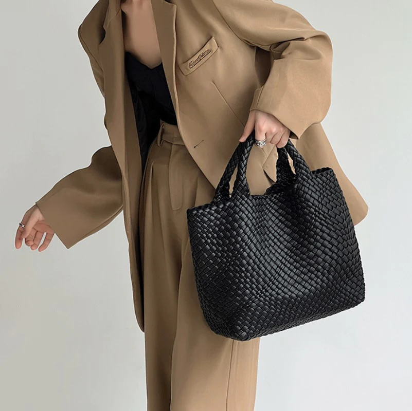 Braided leather handbag 0896