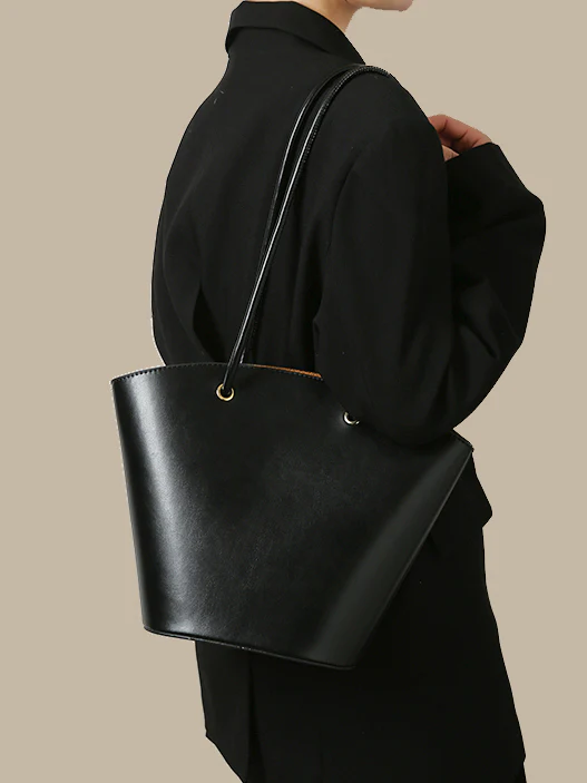 Bucket-shaped faux leather handbag 0837