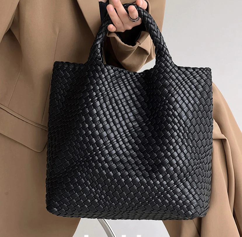Braided leather handbag 0896