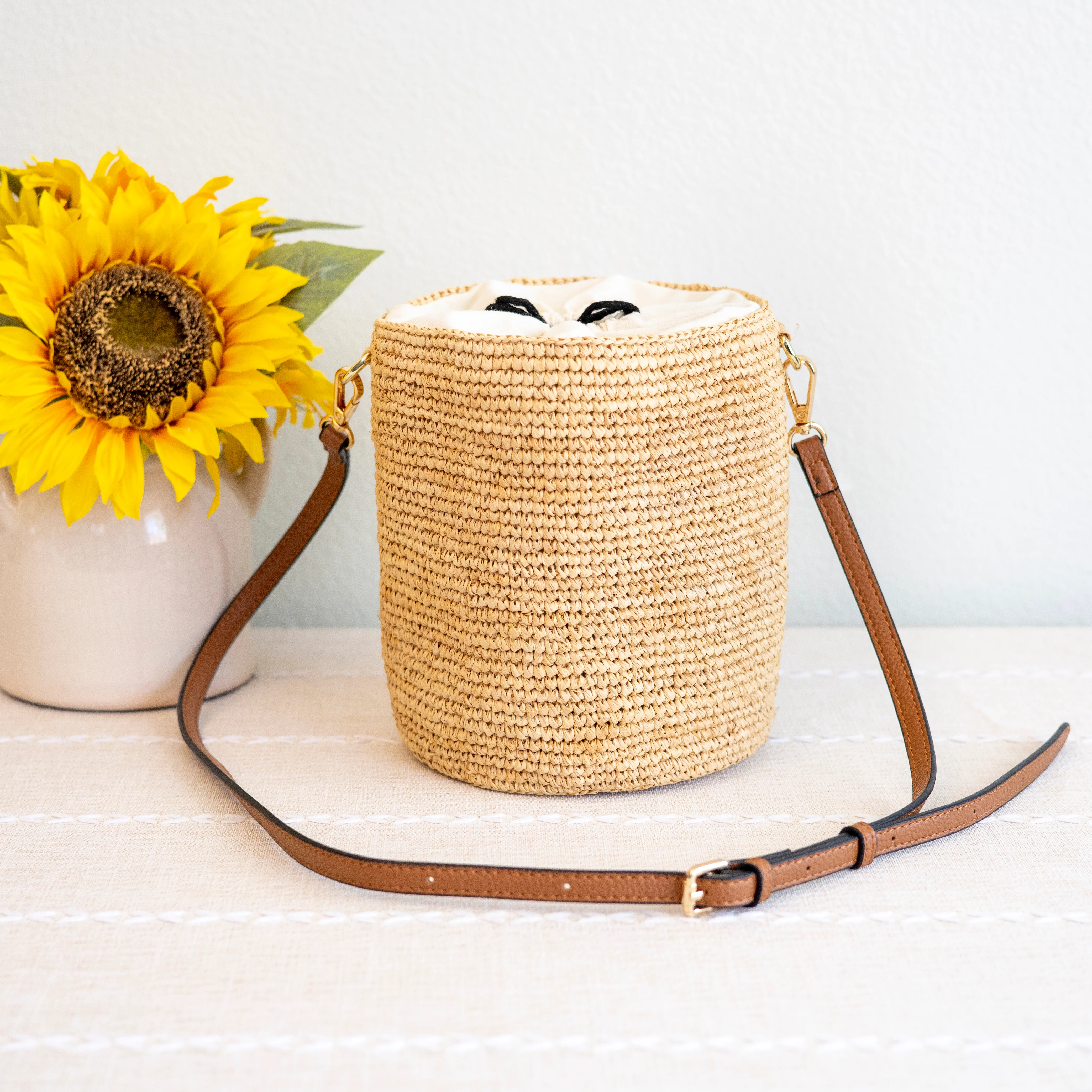 Women's Raffia Straw Crossbody Bucket Bag