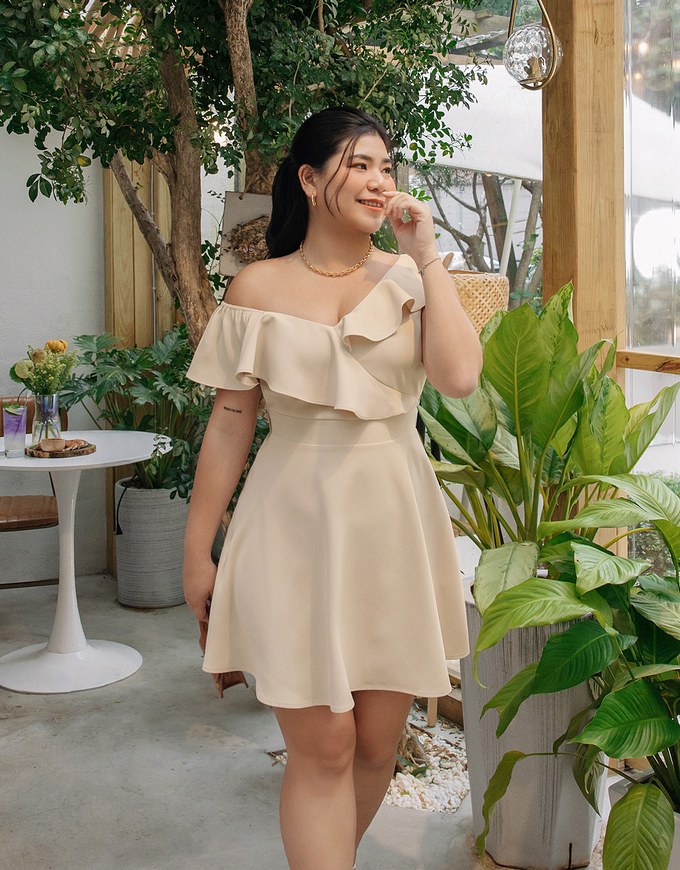 Slanted Shoulder Lotus Leaf Mini Dress