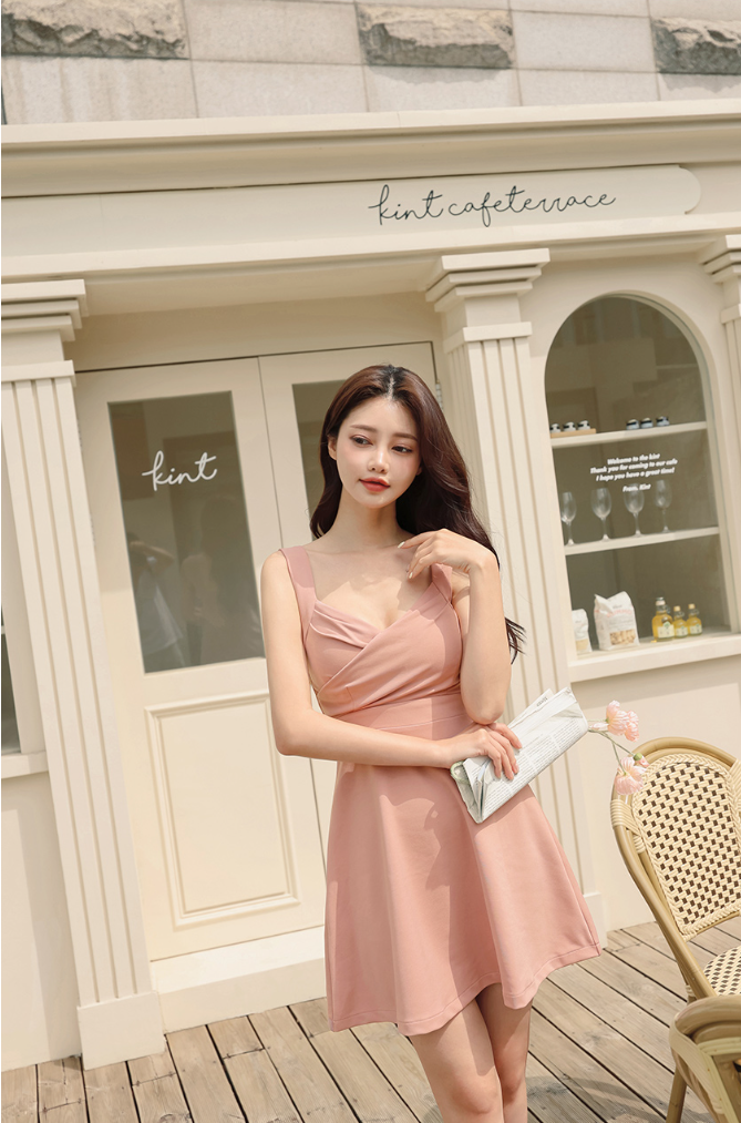 Cross Wrinkle Slimming Dress