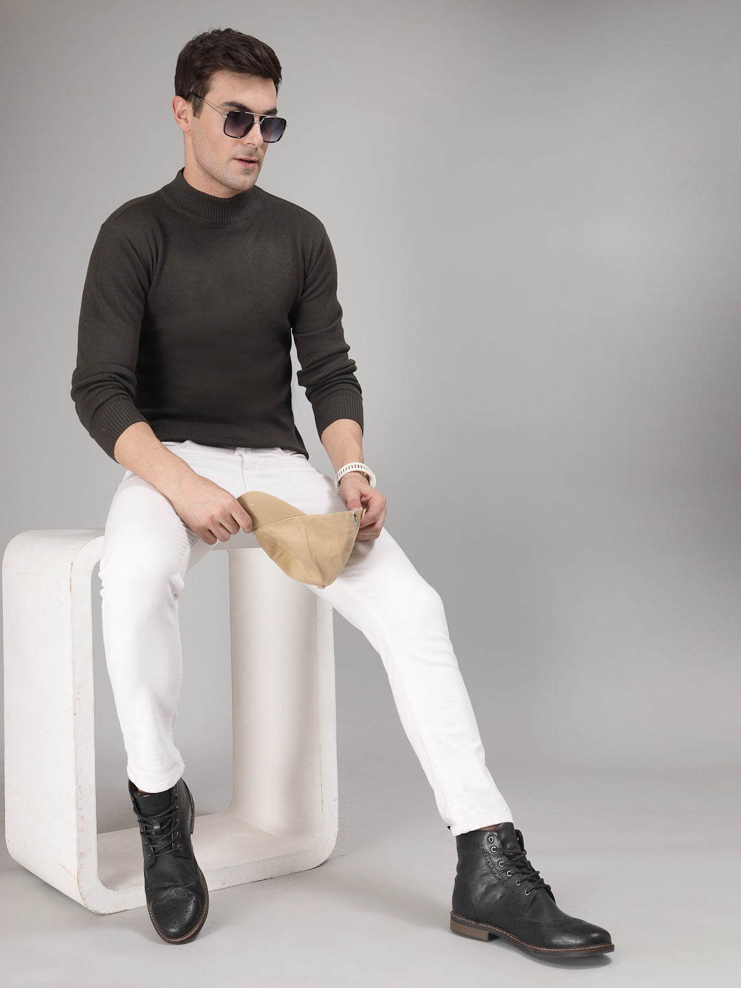Style Quotient Men Solid Dark Green Knitted Regular Sweater