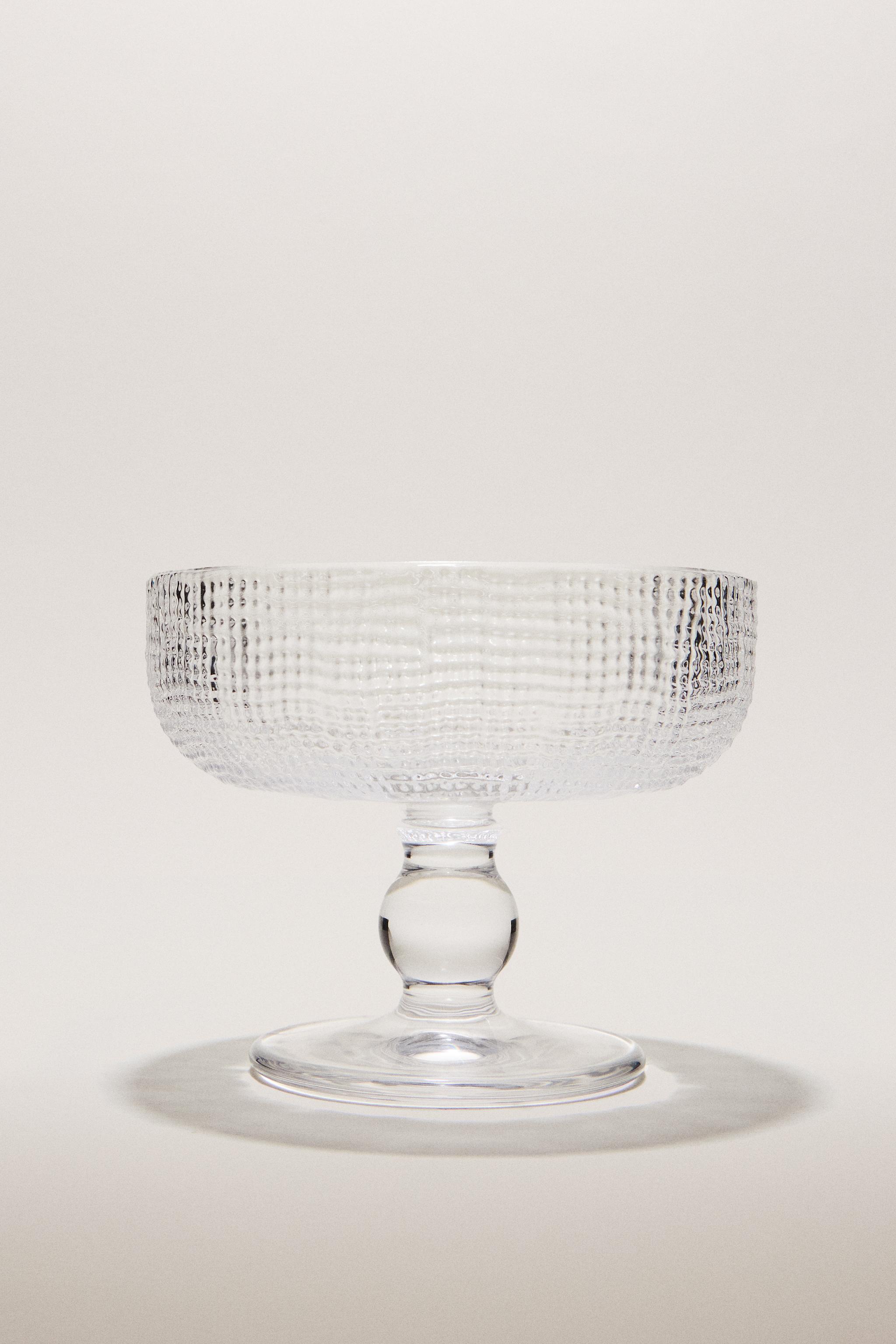 ICE-CREAM CUP GLASS WITH RAISED DESIGN